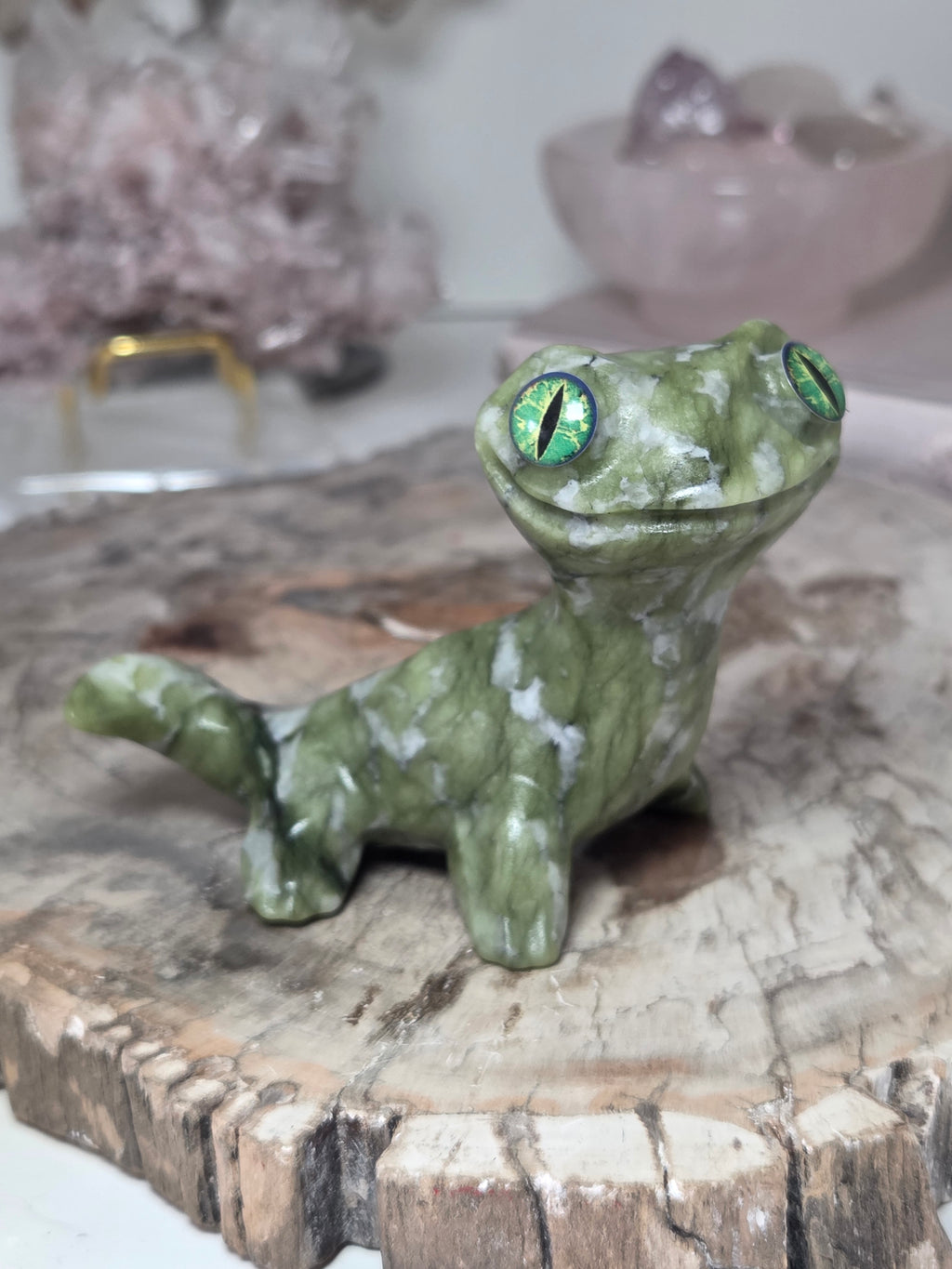 Green jade crystal Gecko carving