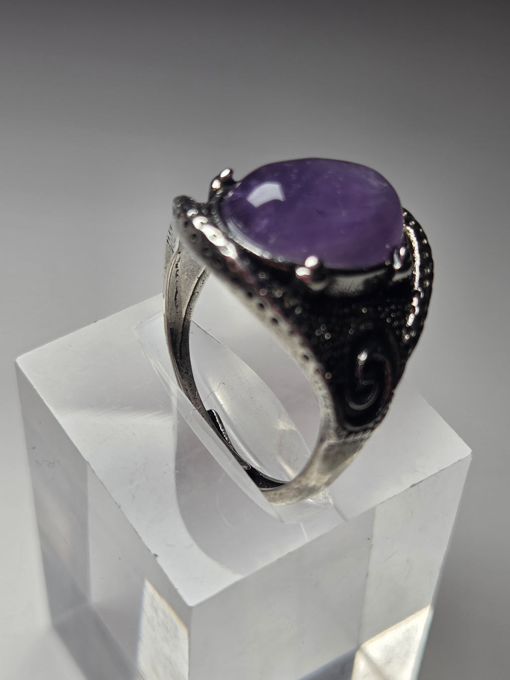 Vintage style amethyst crystal adjustable ring