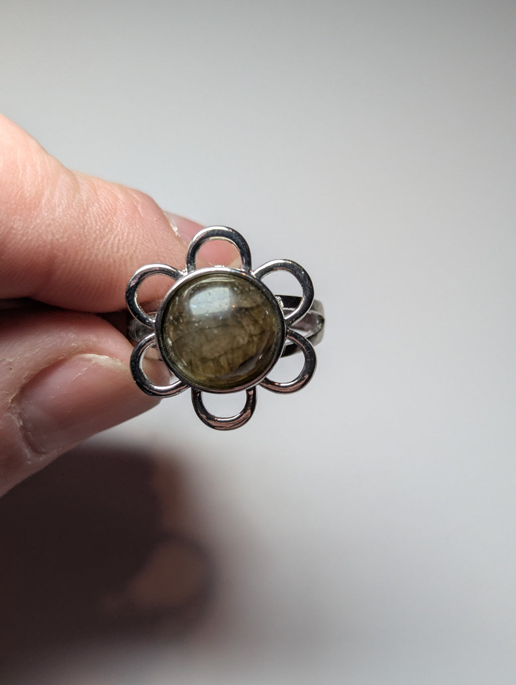 Labradorite crystal flower ring ajustable