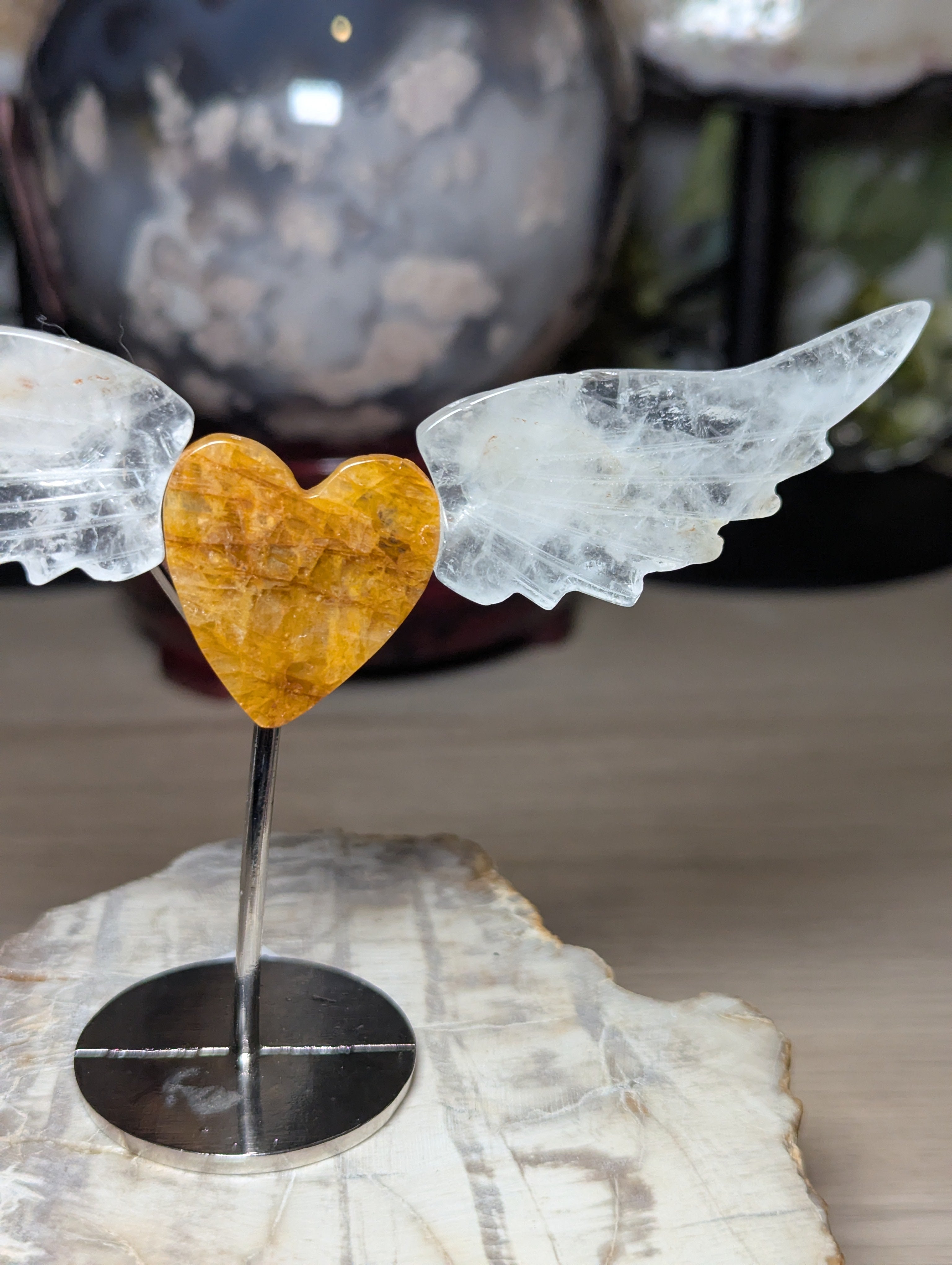 Beautiful crystal heart with wings 💕