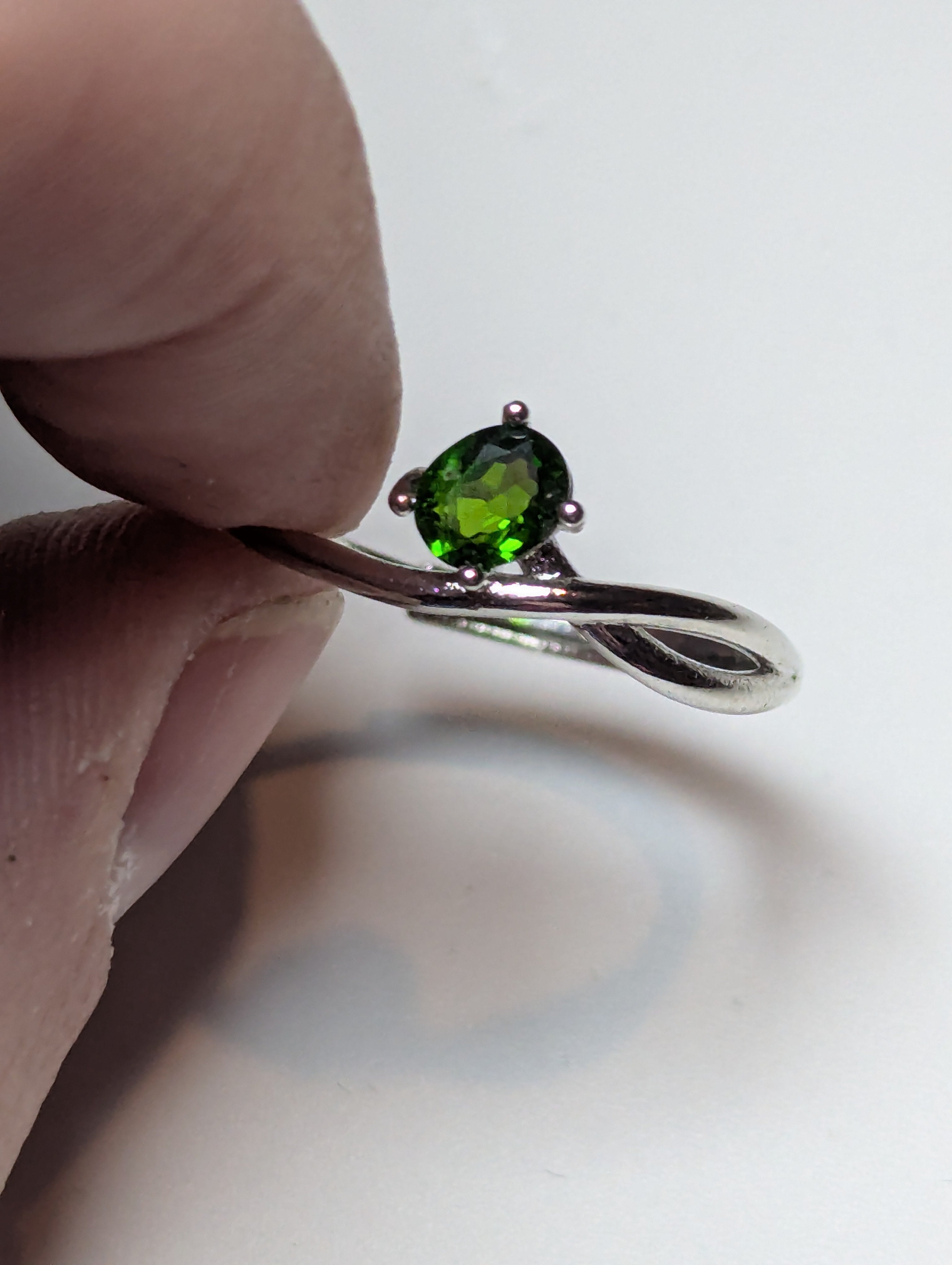 1 Carrot Emerald Adjustable ring