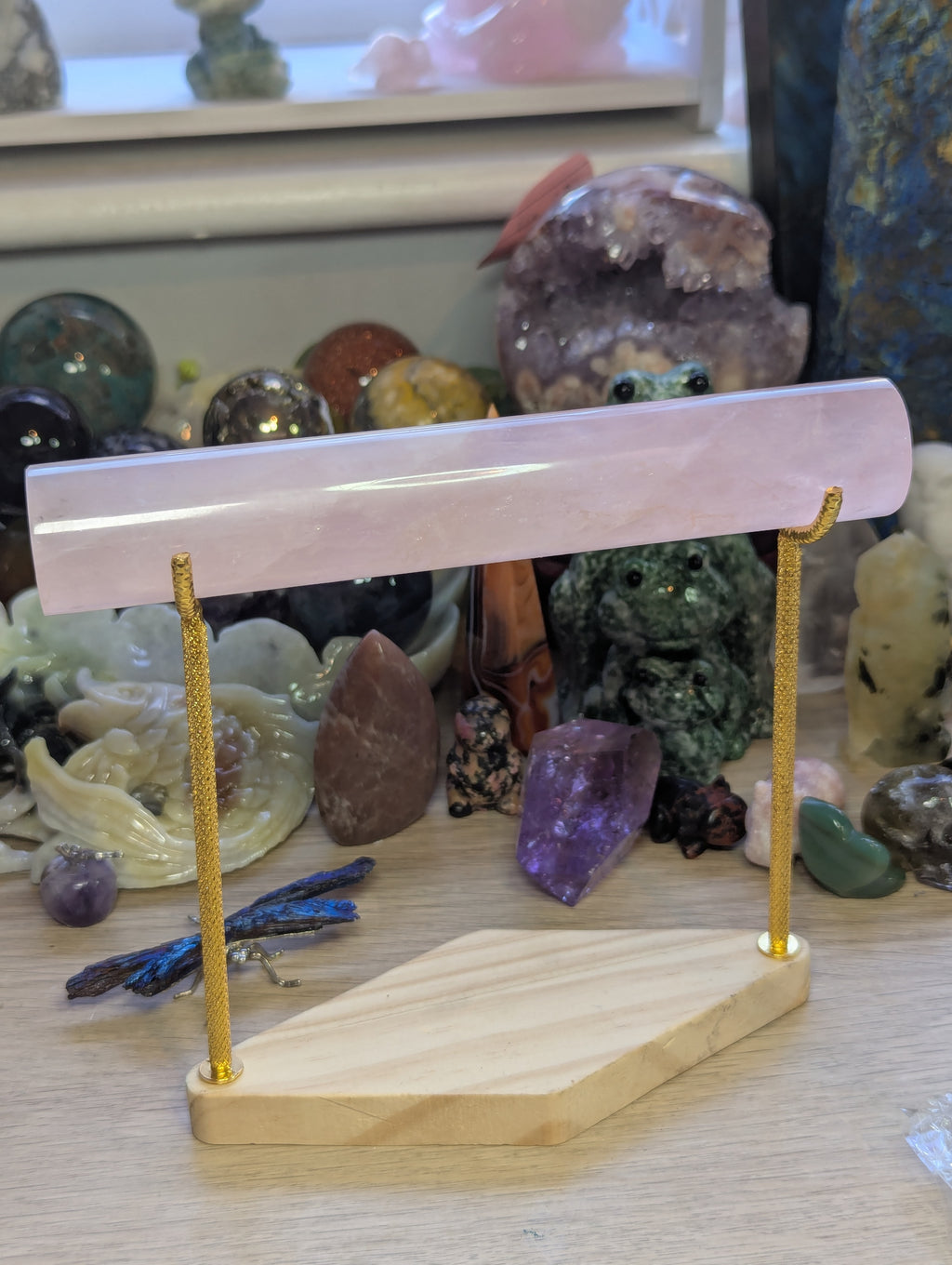 Rose quartz crystal bracelet stand