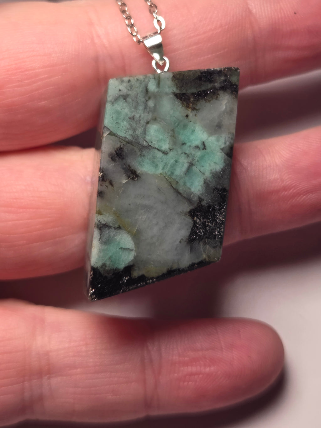 Emerald s295 handmade necklace