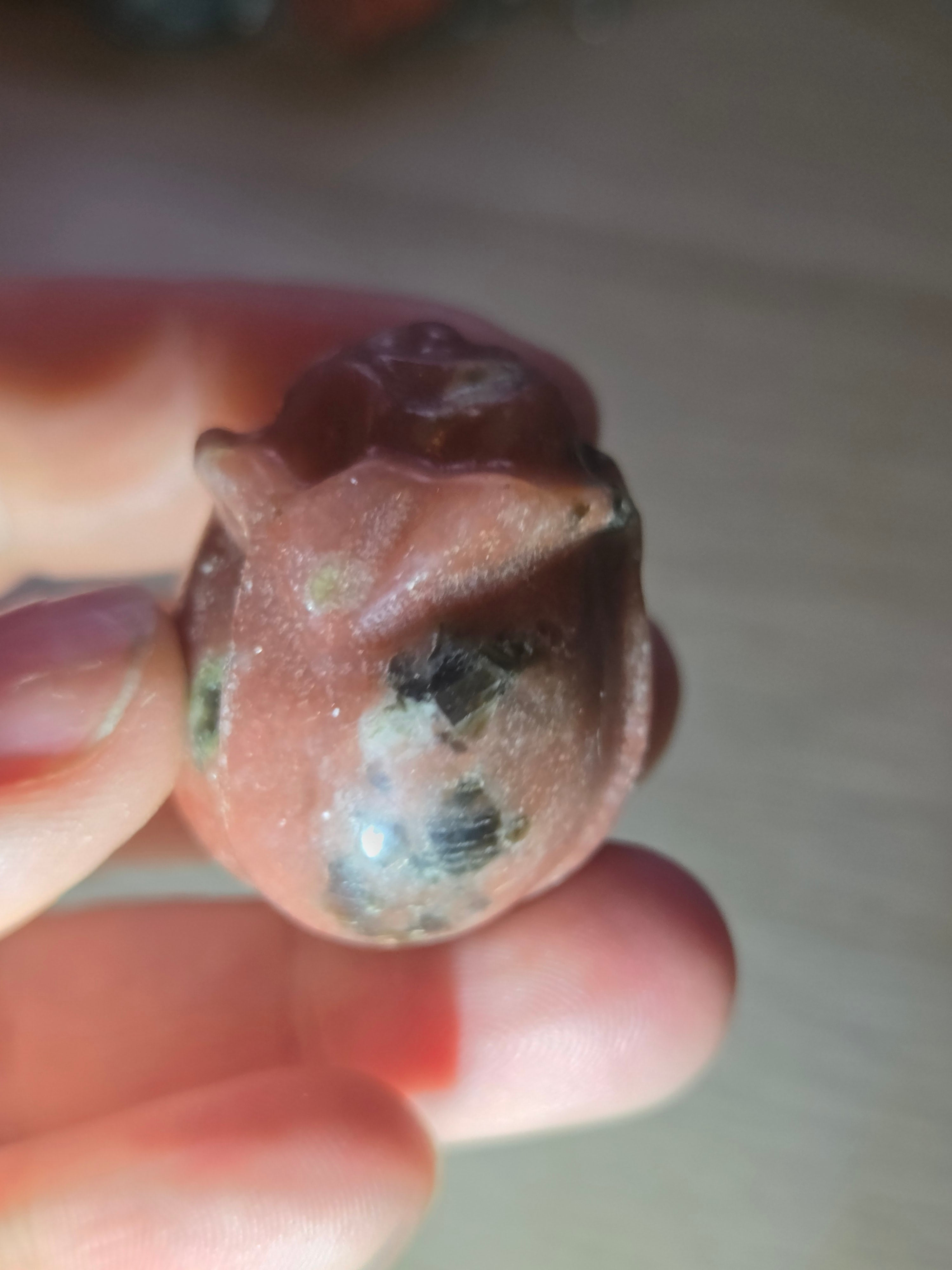 Pink jade crystal rose carving