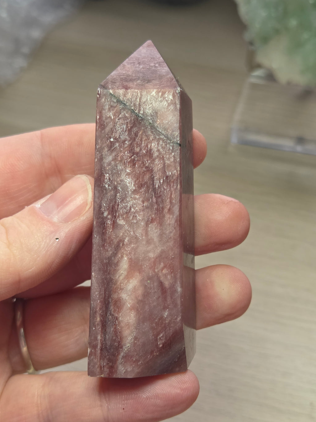 Red mica crystal tower carving