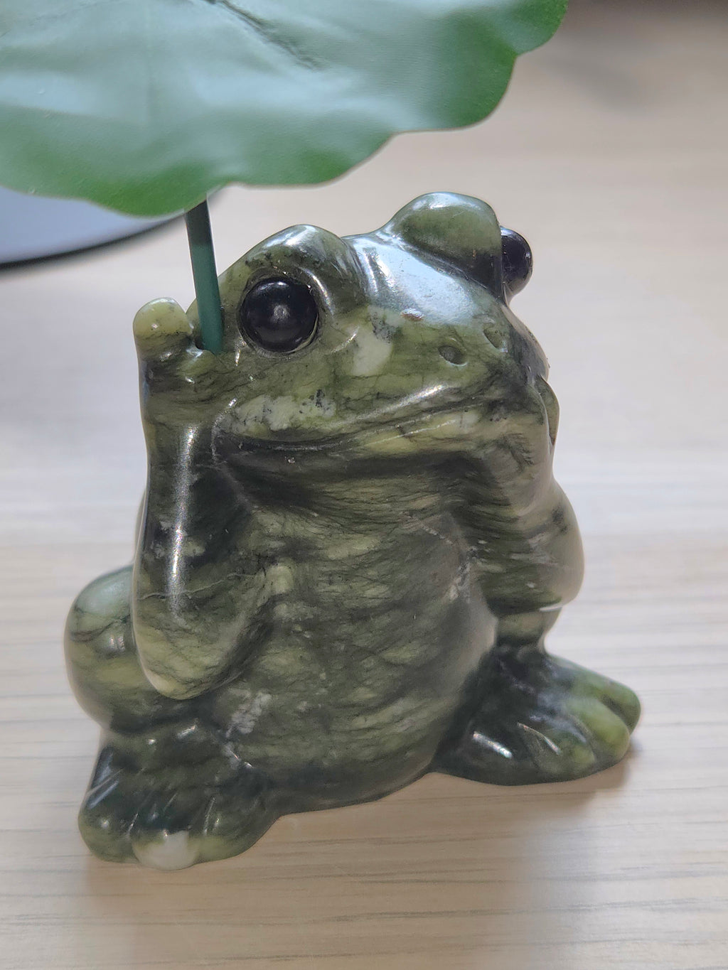 Green jade crystal Frog carving