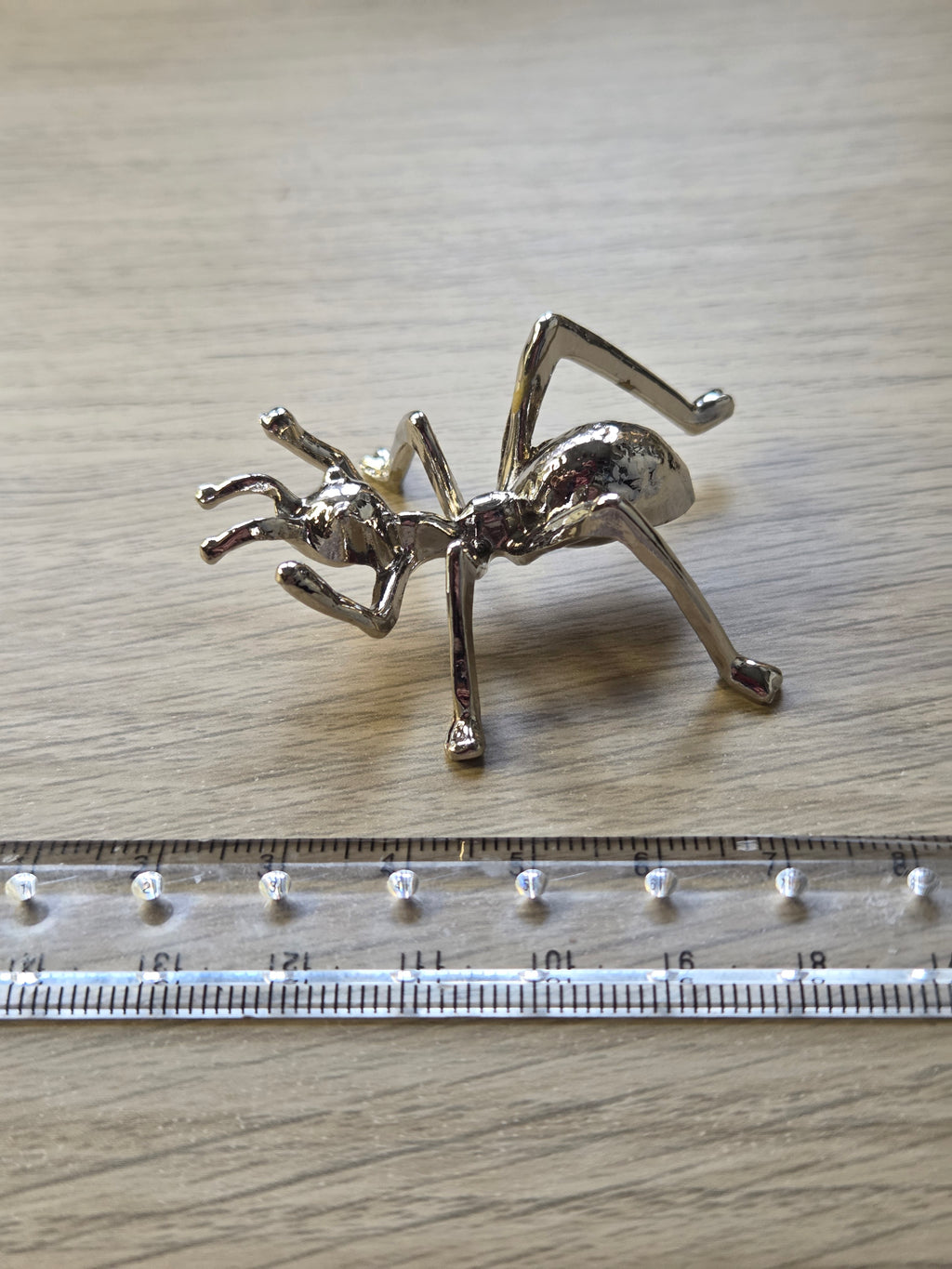 Ant Small Sphere stand
