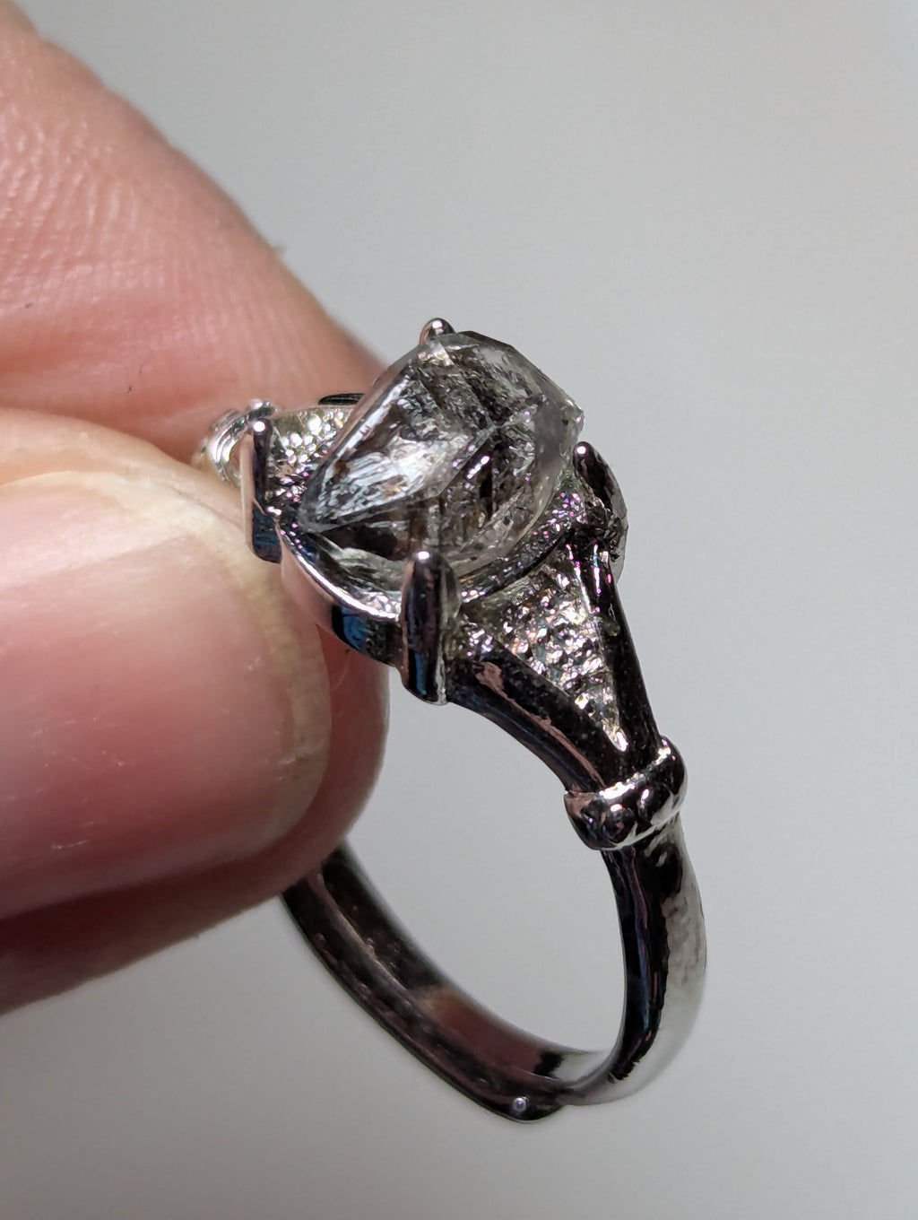 Heckimeer Diamond crystal adjustable ring