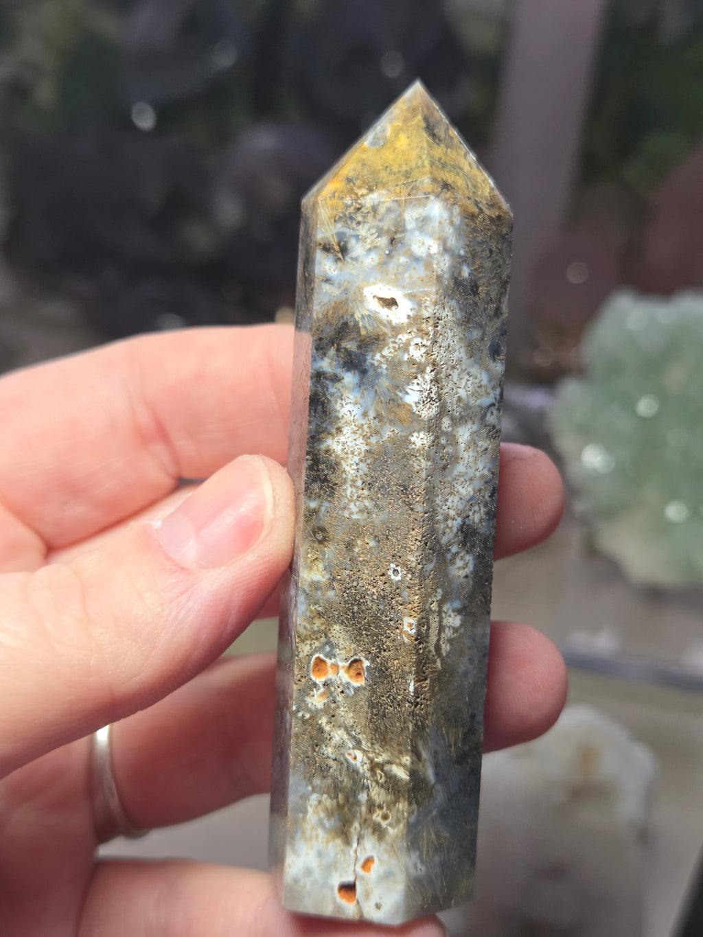 Rutile in quartz crystal tower
