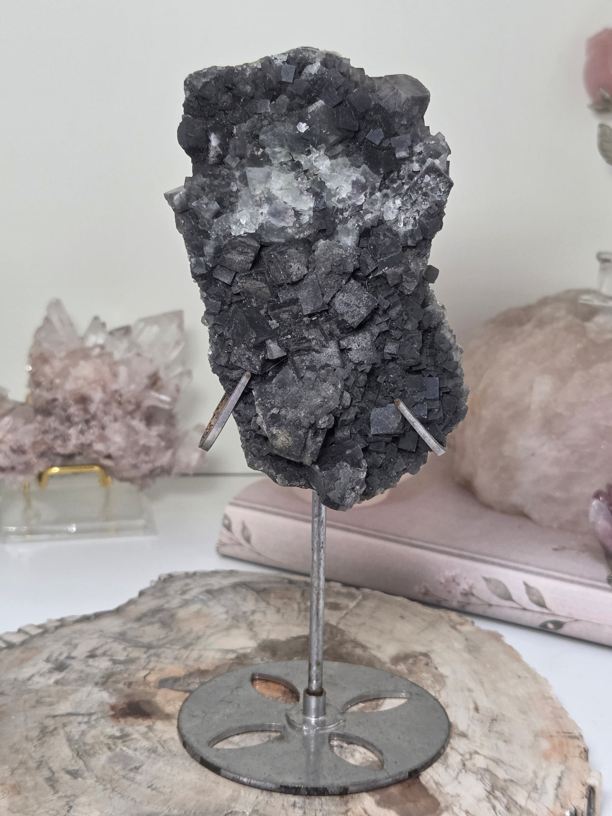 Fluorite and sphalerite specimen with stand