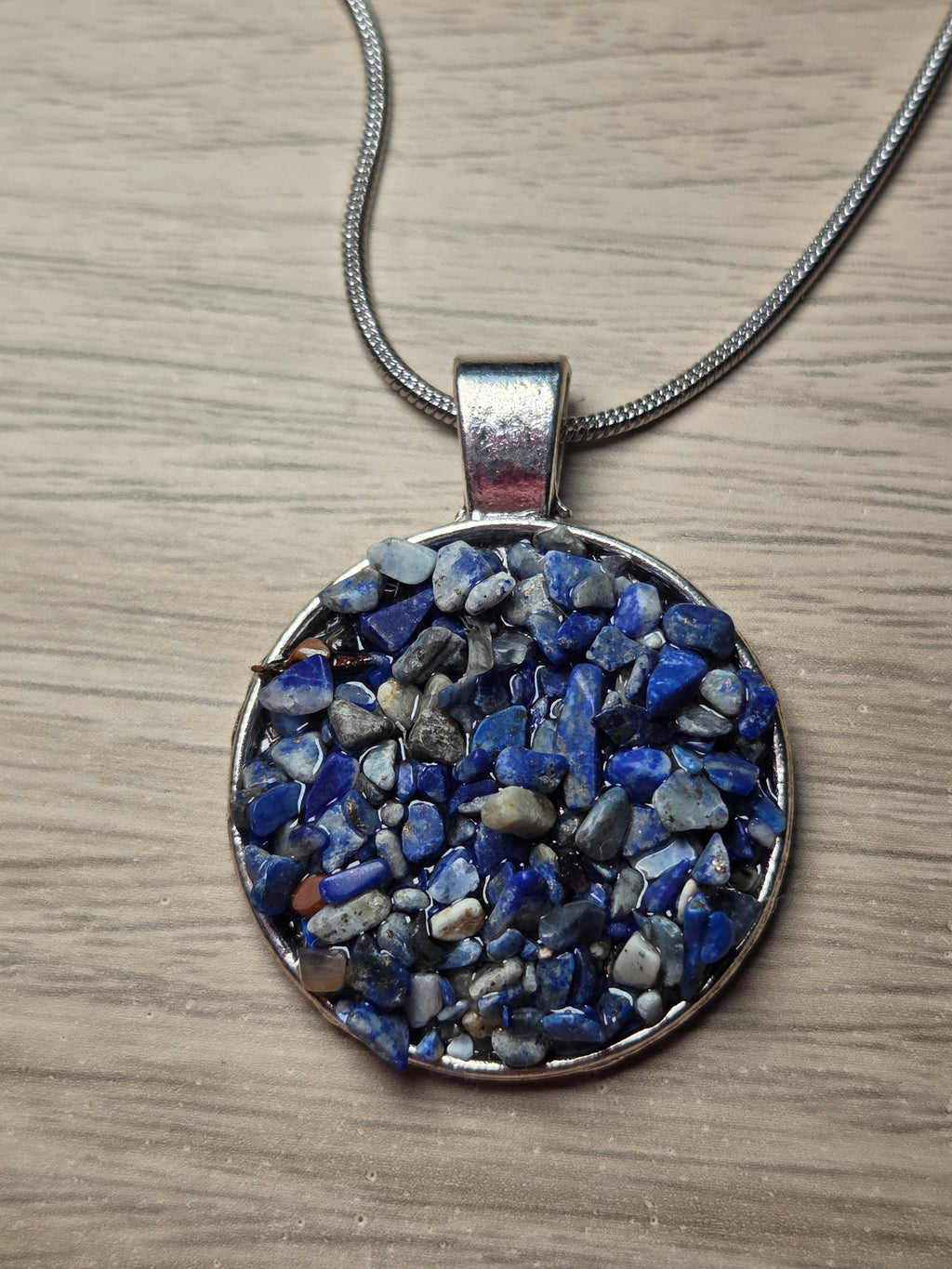 Lapis lazuli crystal chips necklace