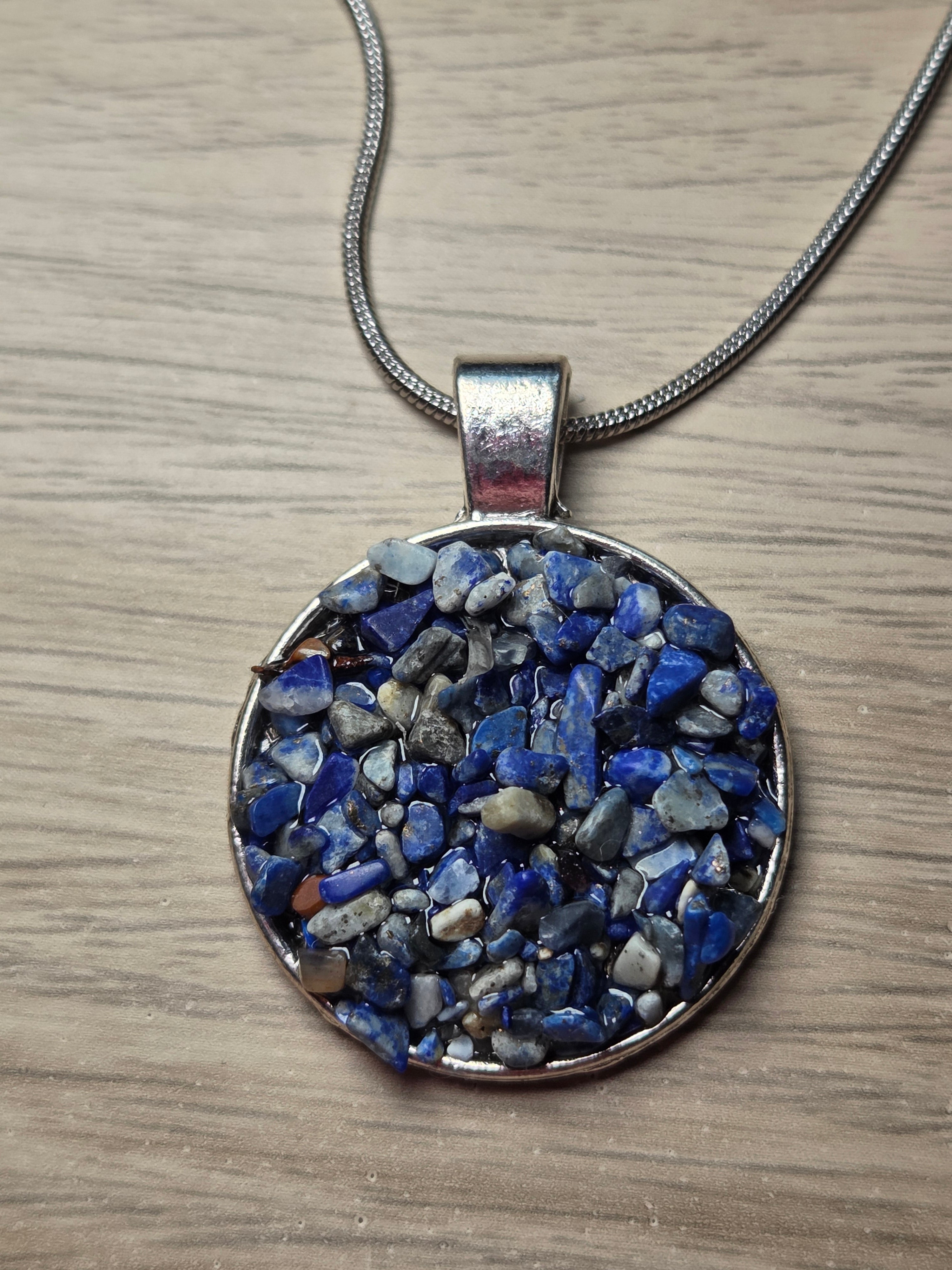 Lapis lazuli crystal chips necklace