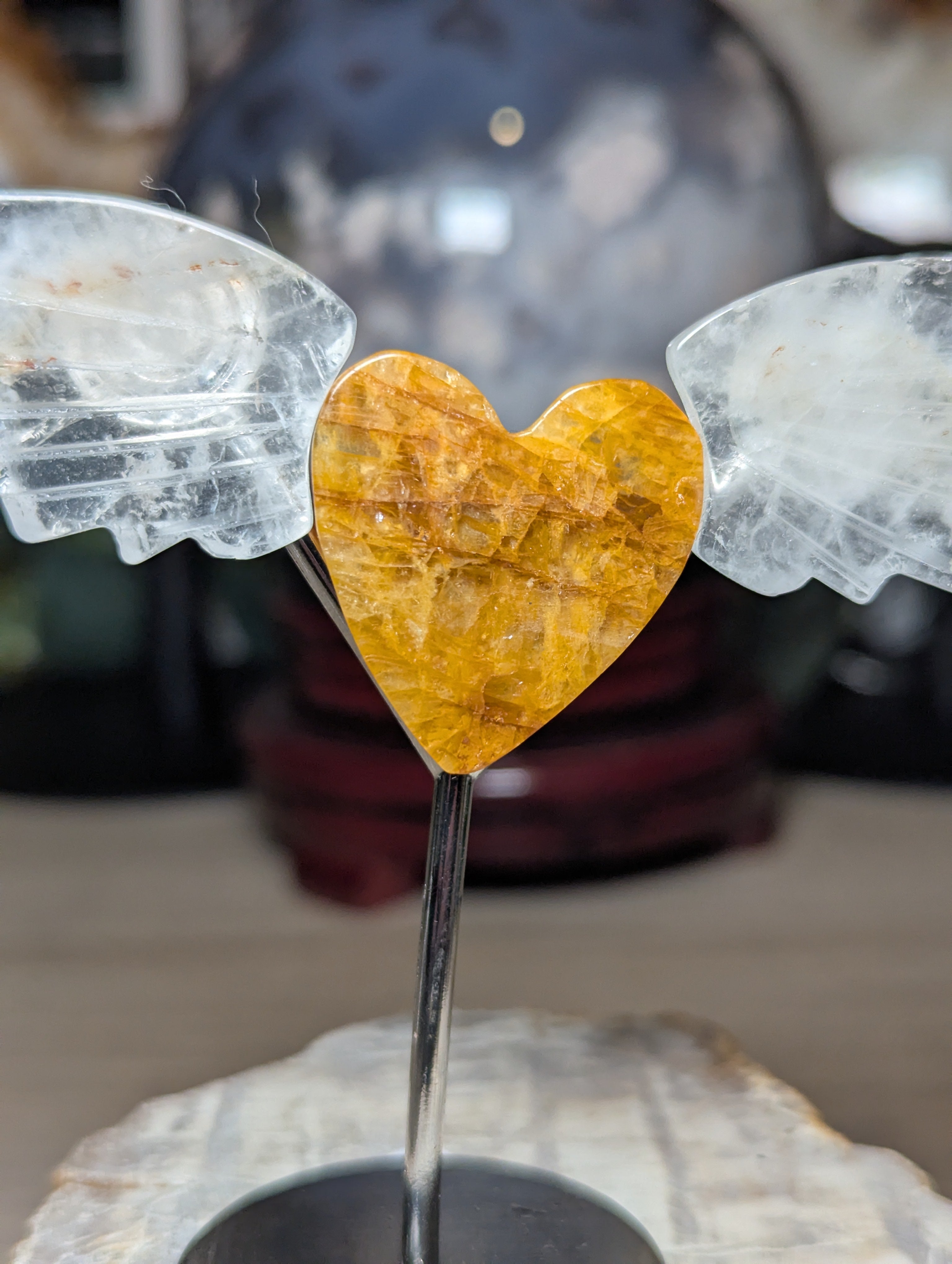 Beautiful crystal heart with wings 💕