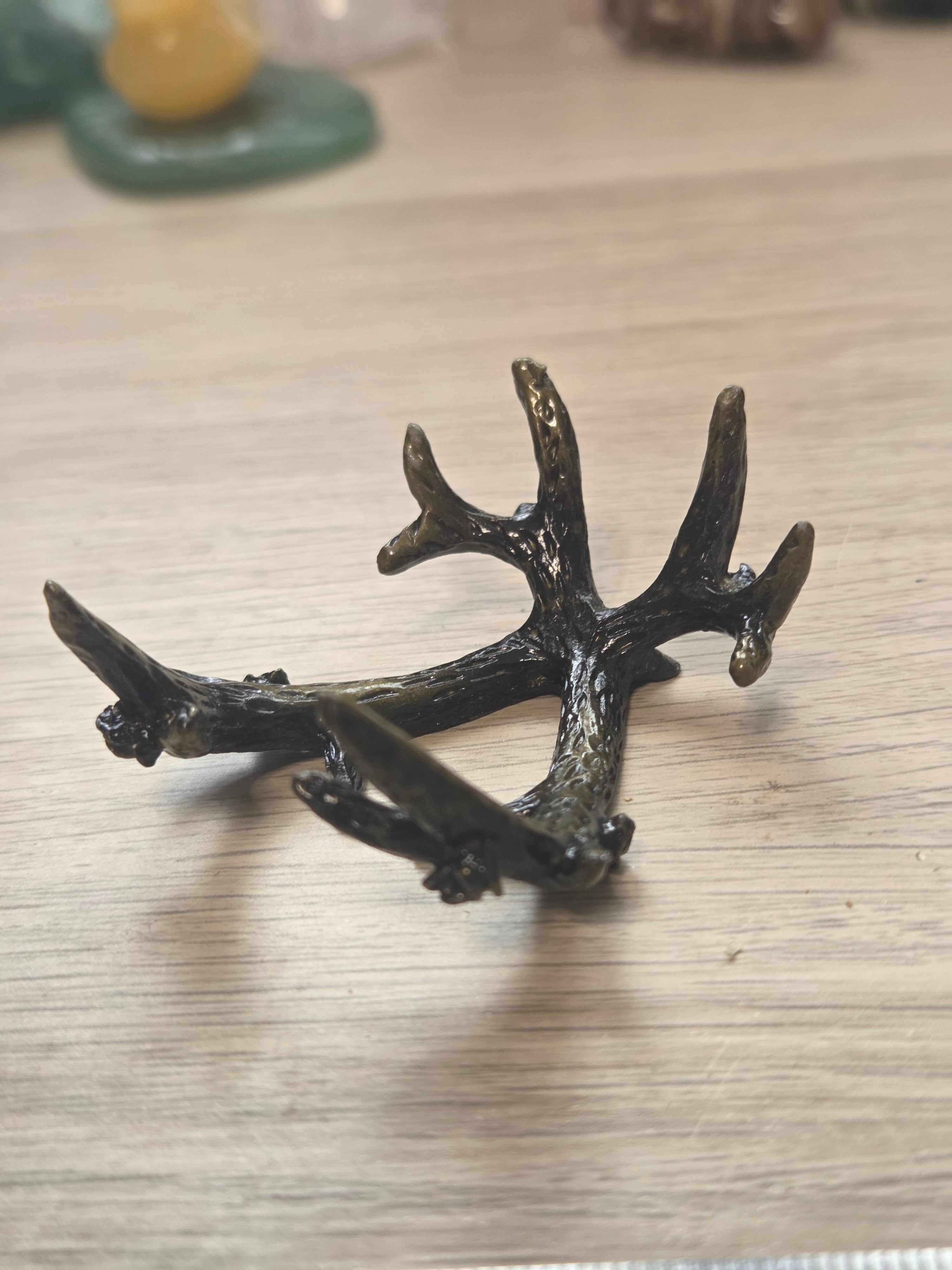 Bronze antler stand