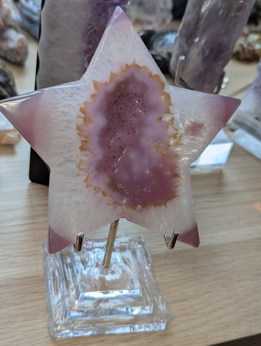 Pink duzy agate crystal star with stand