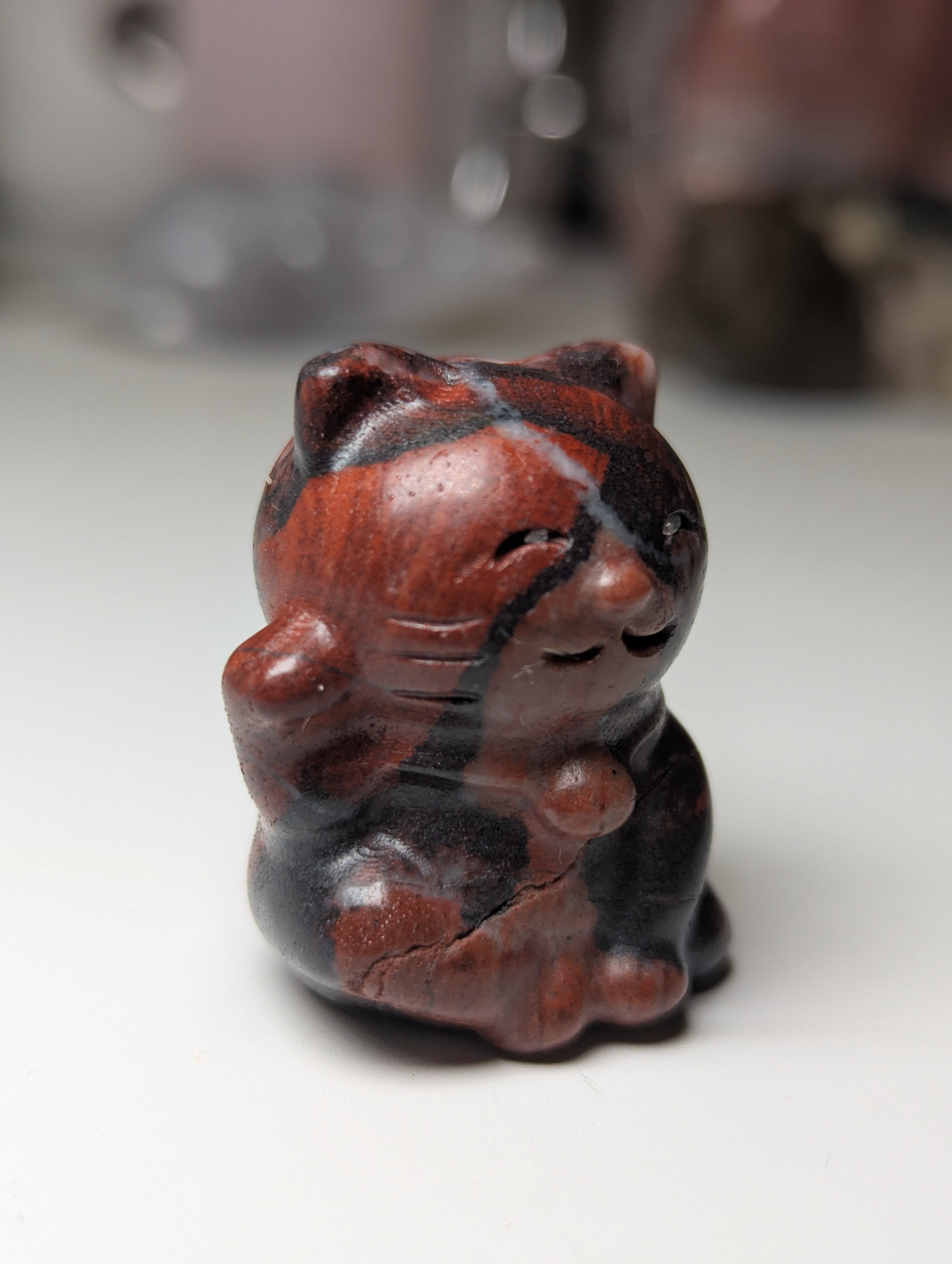 Lucky hello cat carving