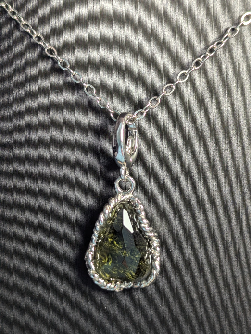Moldivite silver necklace 2.26g