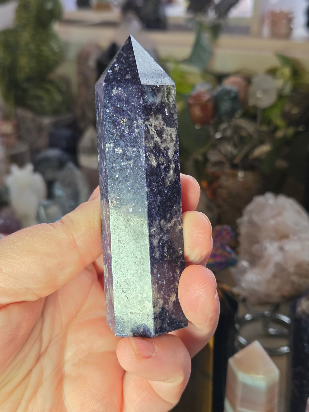 Blue mica crystal tower carving