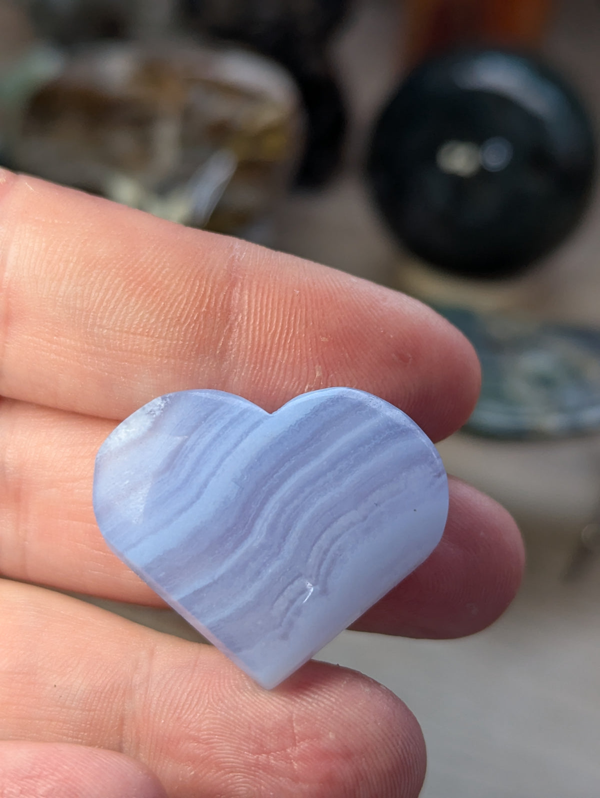 Grade AAAA blue lace heart picked at random