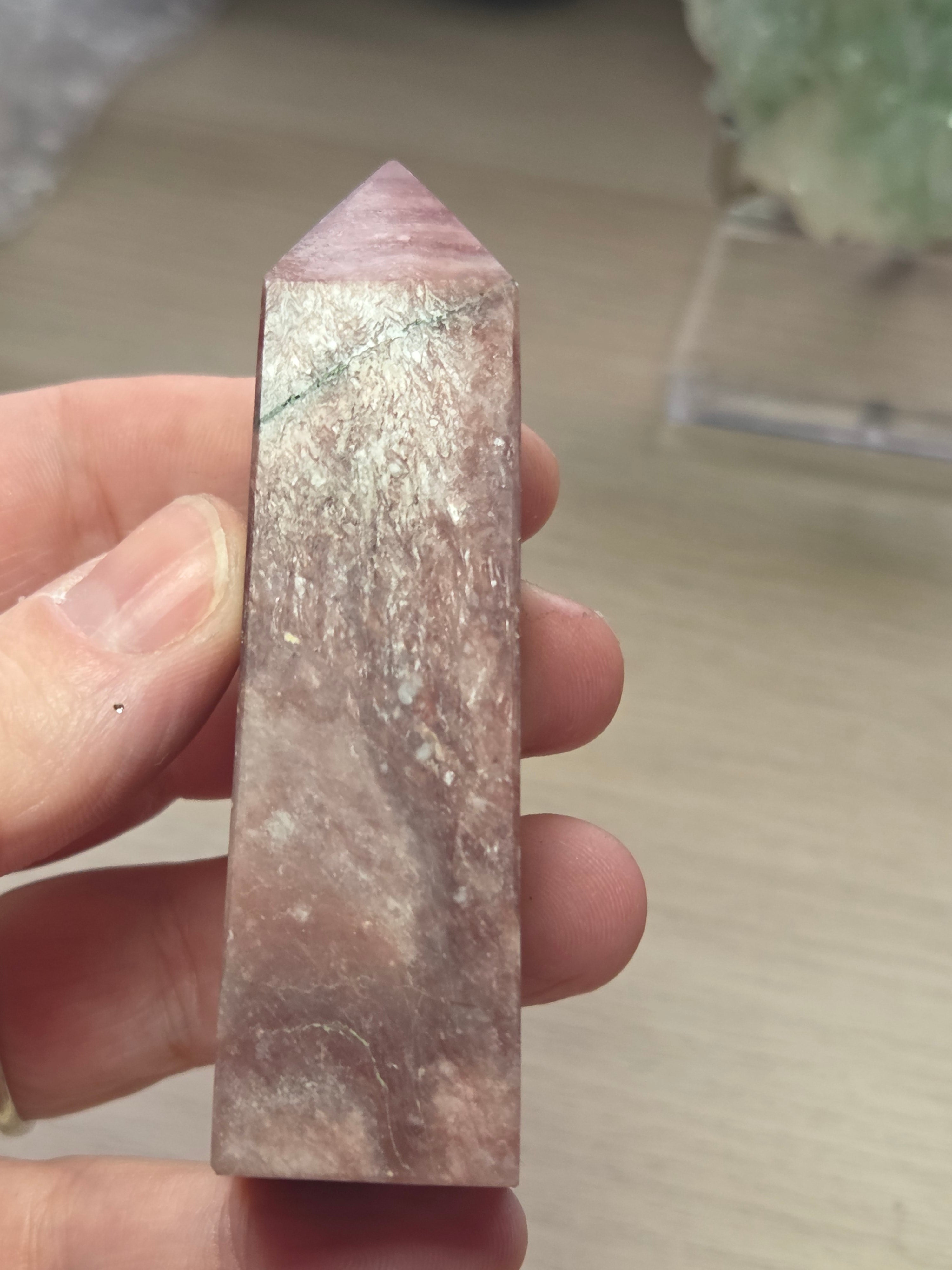 Red mica crystal tower carving