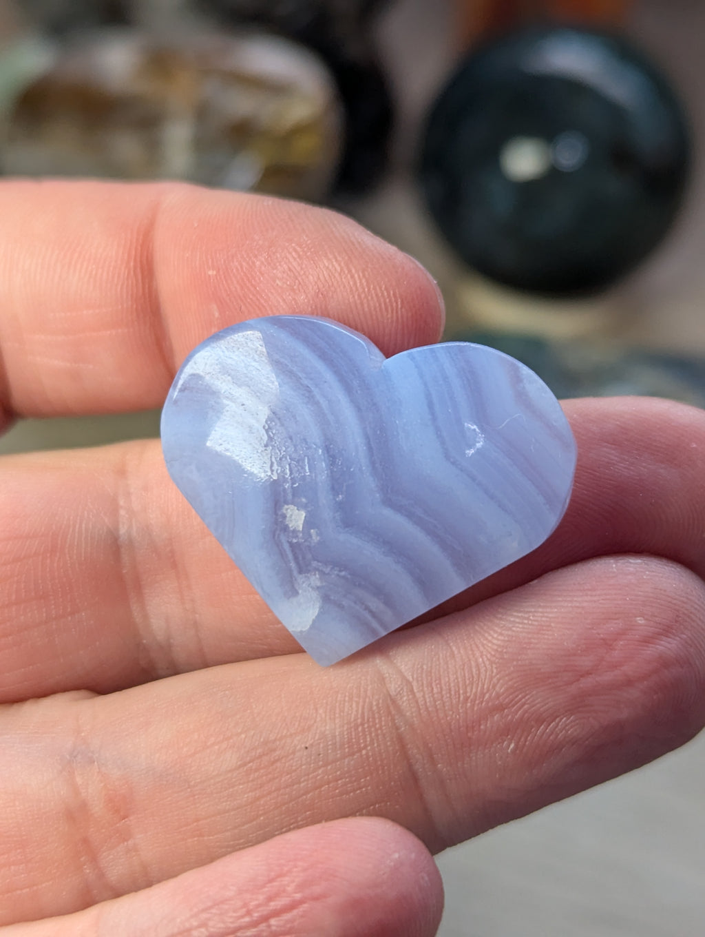Grade AAAA blue lace heart picked at random
