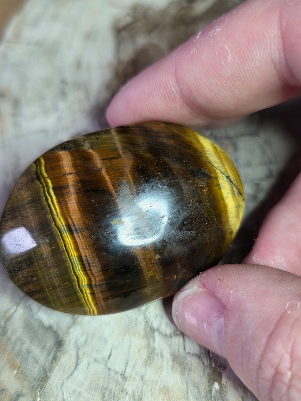 Tigers eye crystal palm stone