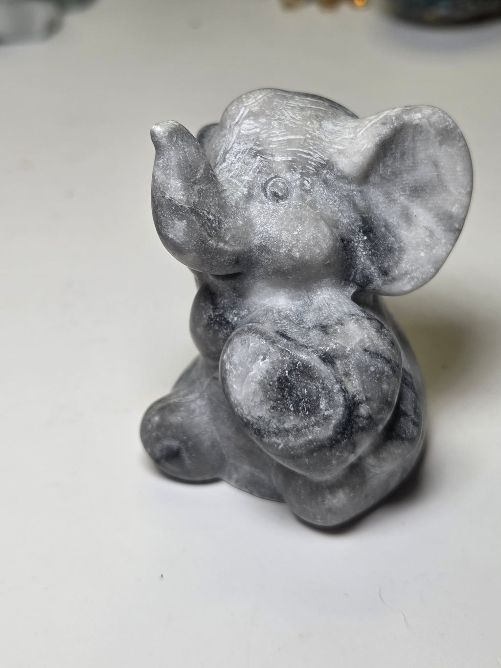 Chi tai crystal Elephant carving