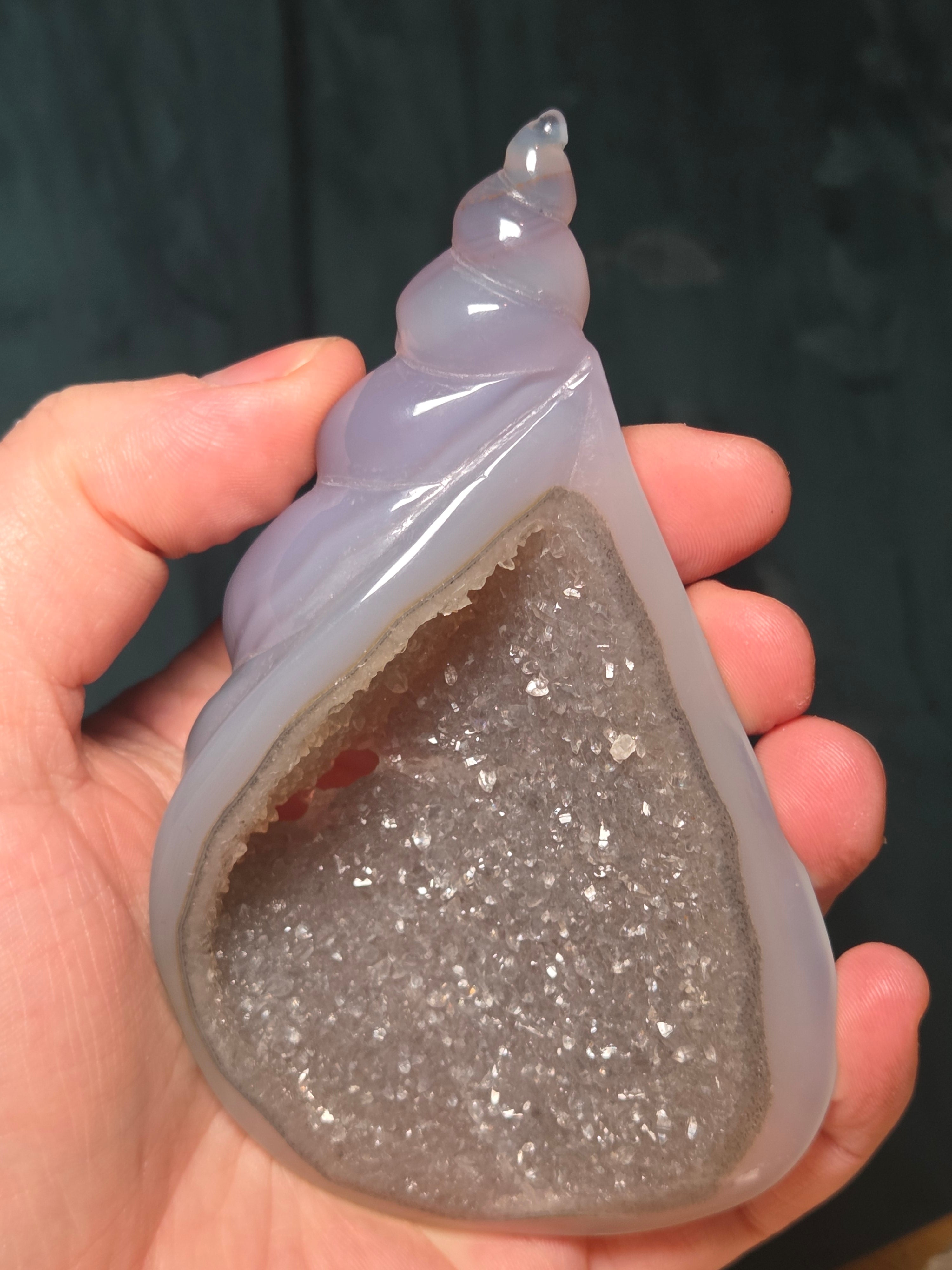 Amazing  duzy agate crystal shell carving