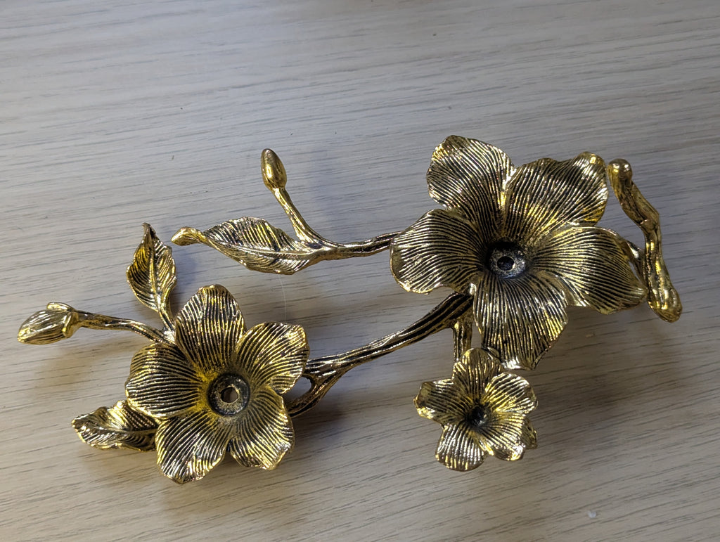 Golden flower double sphere stand