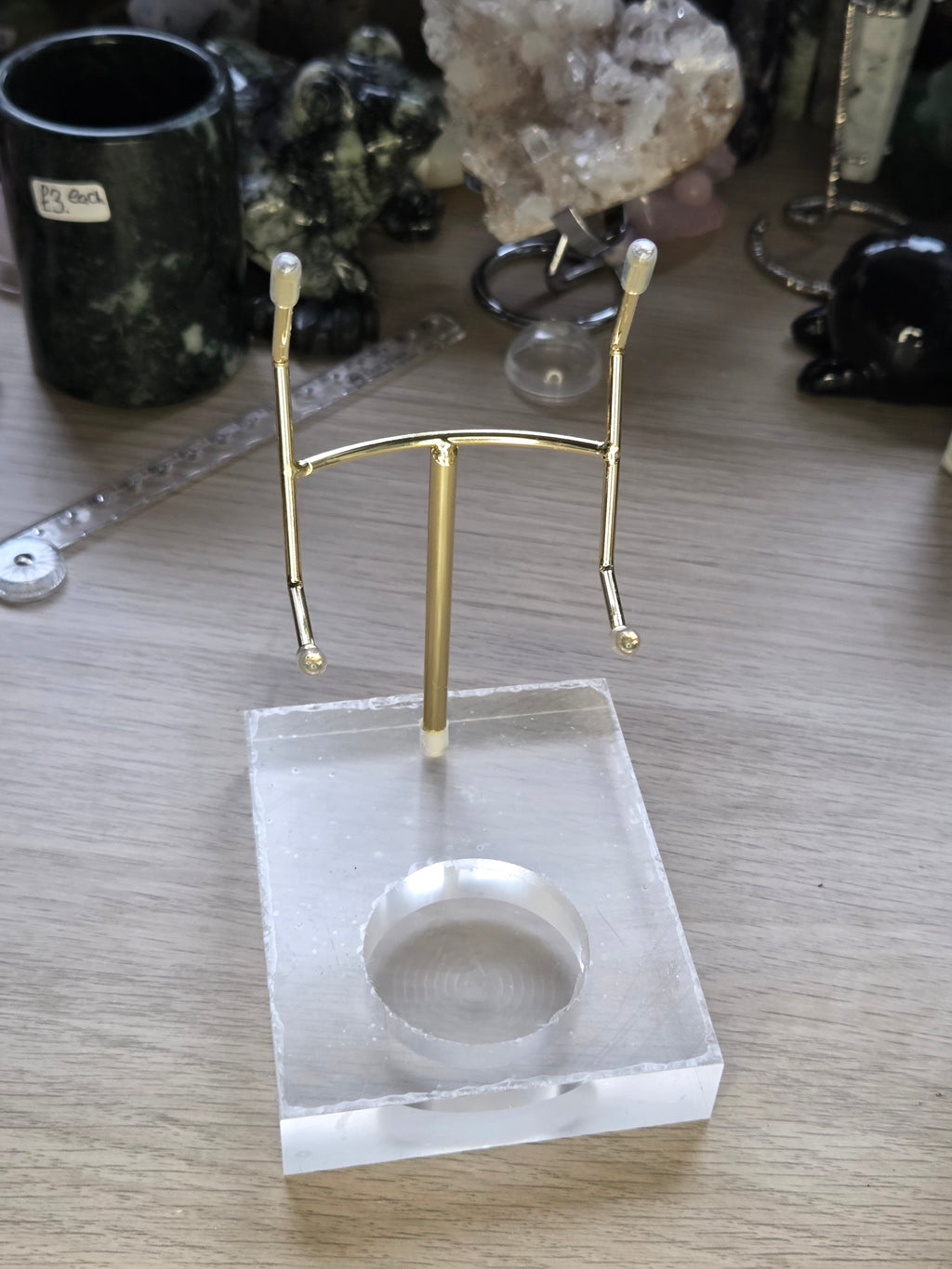 Slab and sphere stand