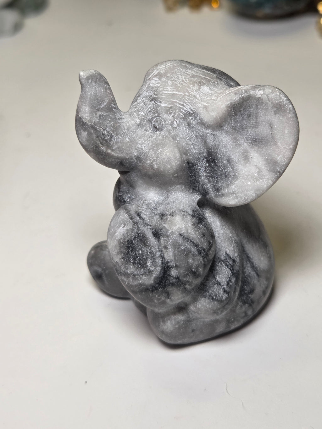 Chi tai crystal Elephant carving