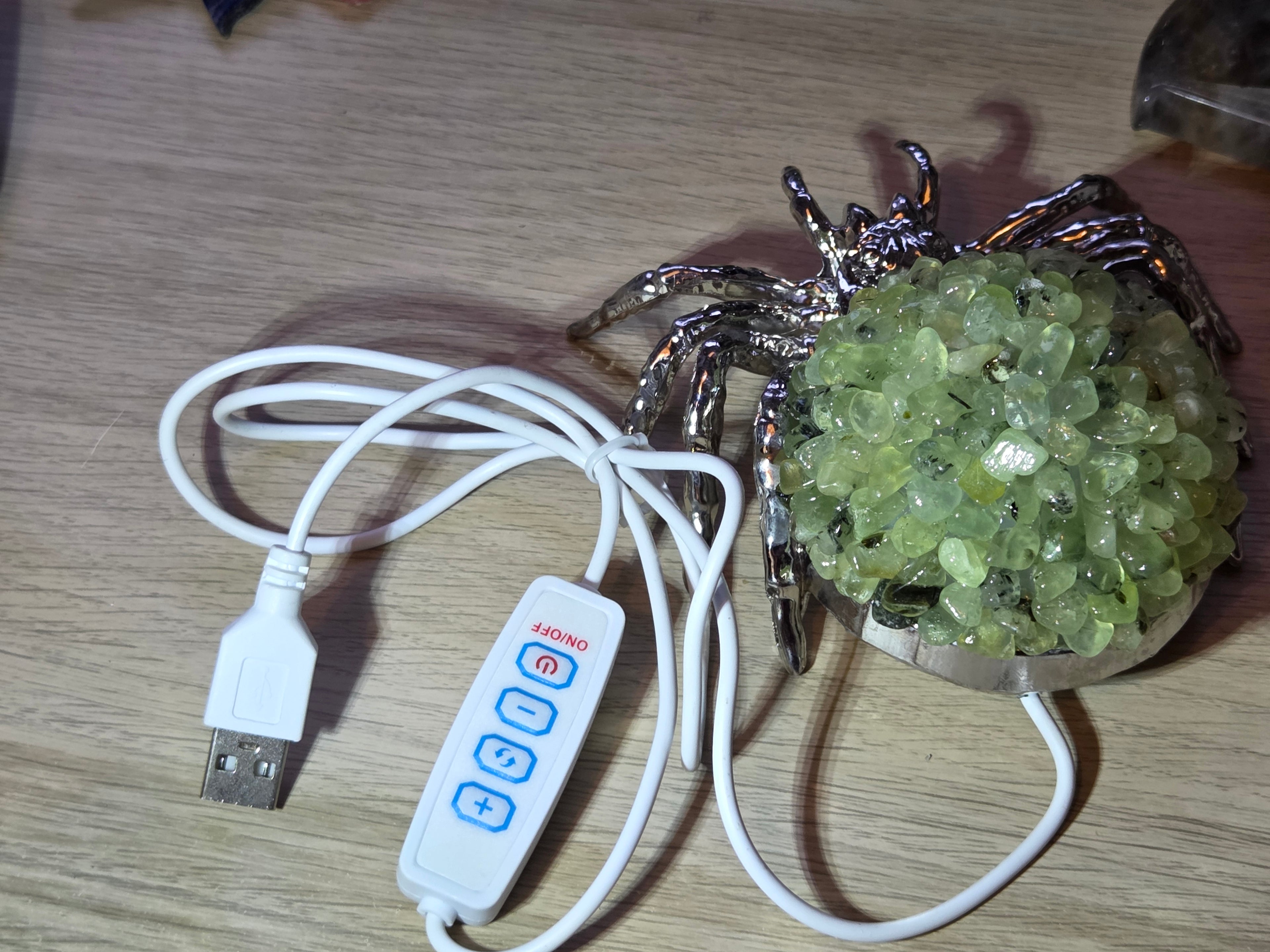 Prehnite crystal spider Lamp