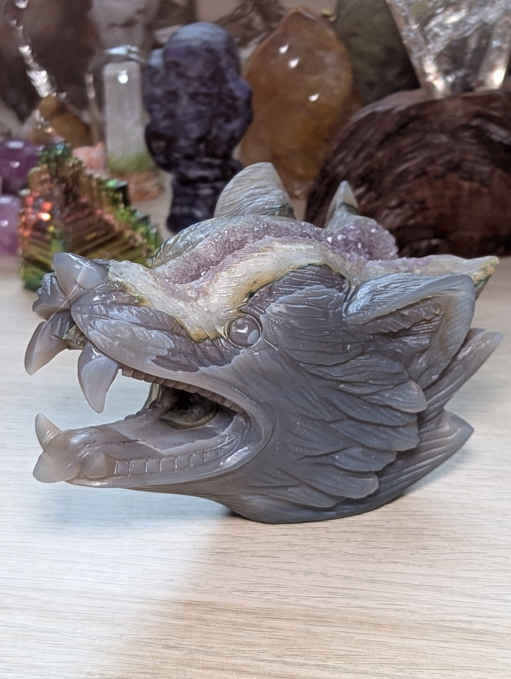 Large Amethyst Agate crystal Wolf carving