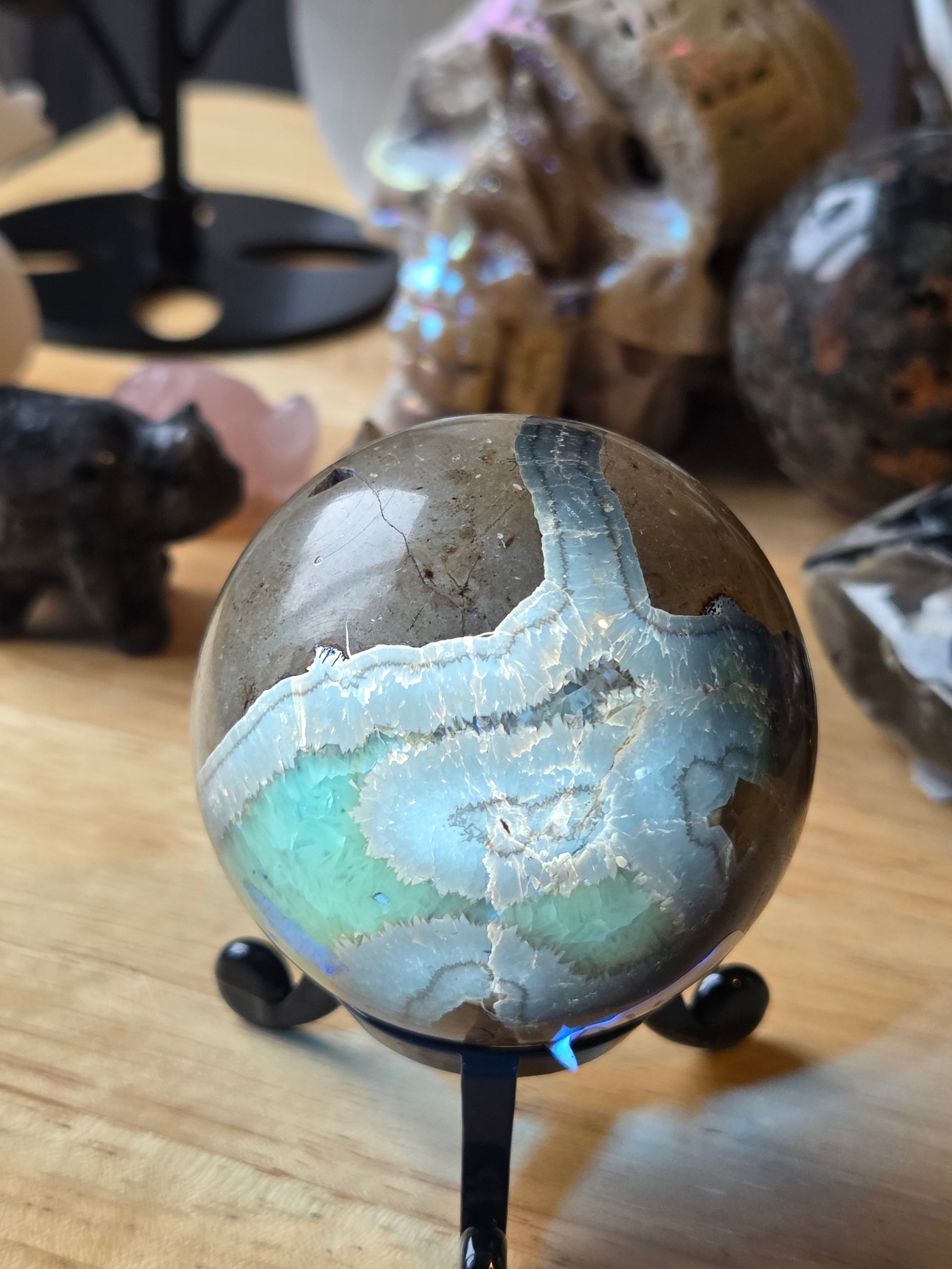 New Crystal sphere UV reactive