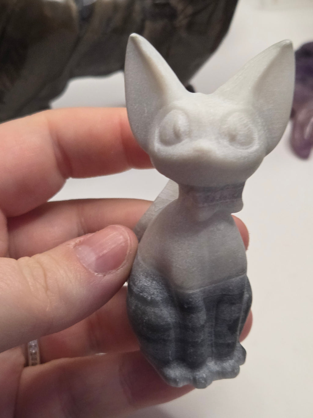 Tai chi crystal cat carving