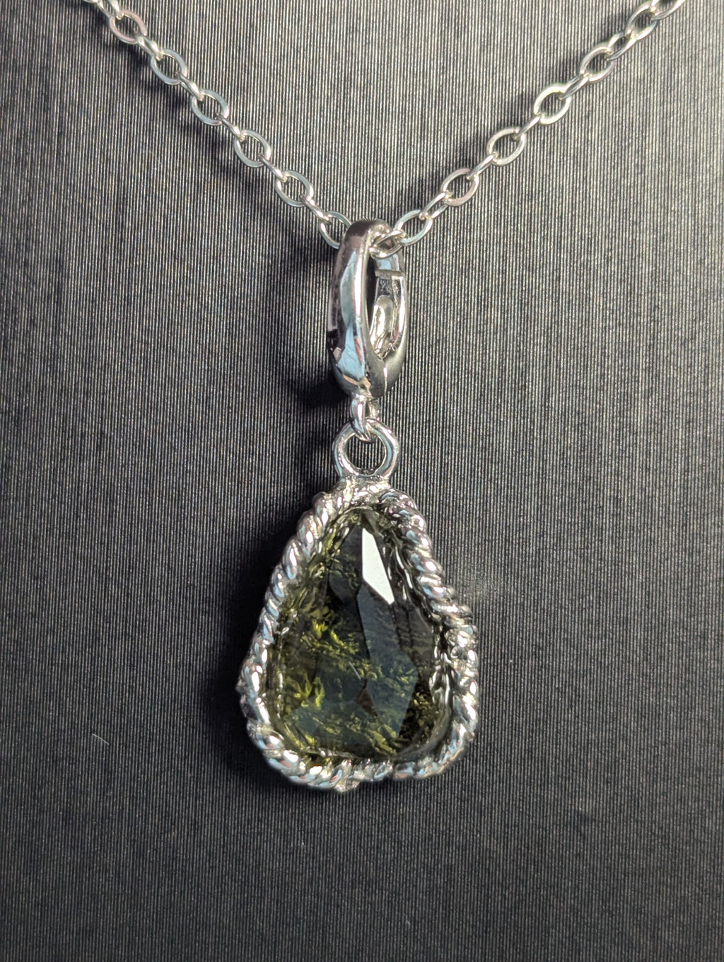 Moldivite silver necklace 2.26g