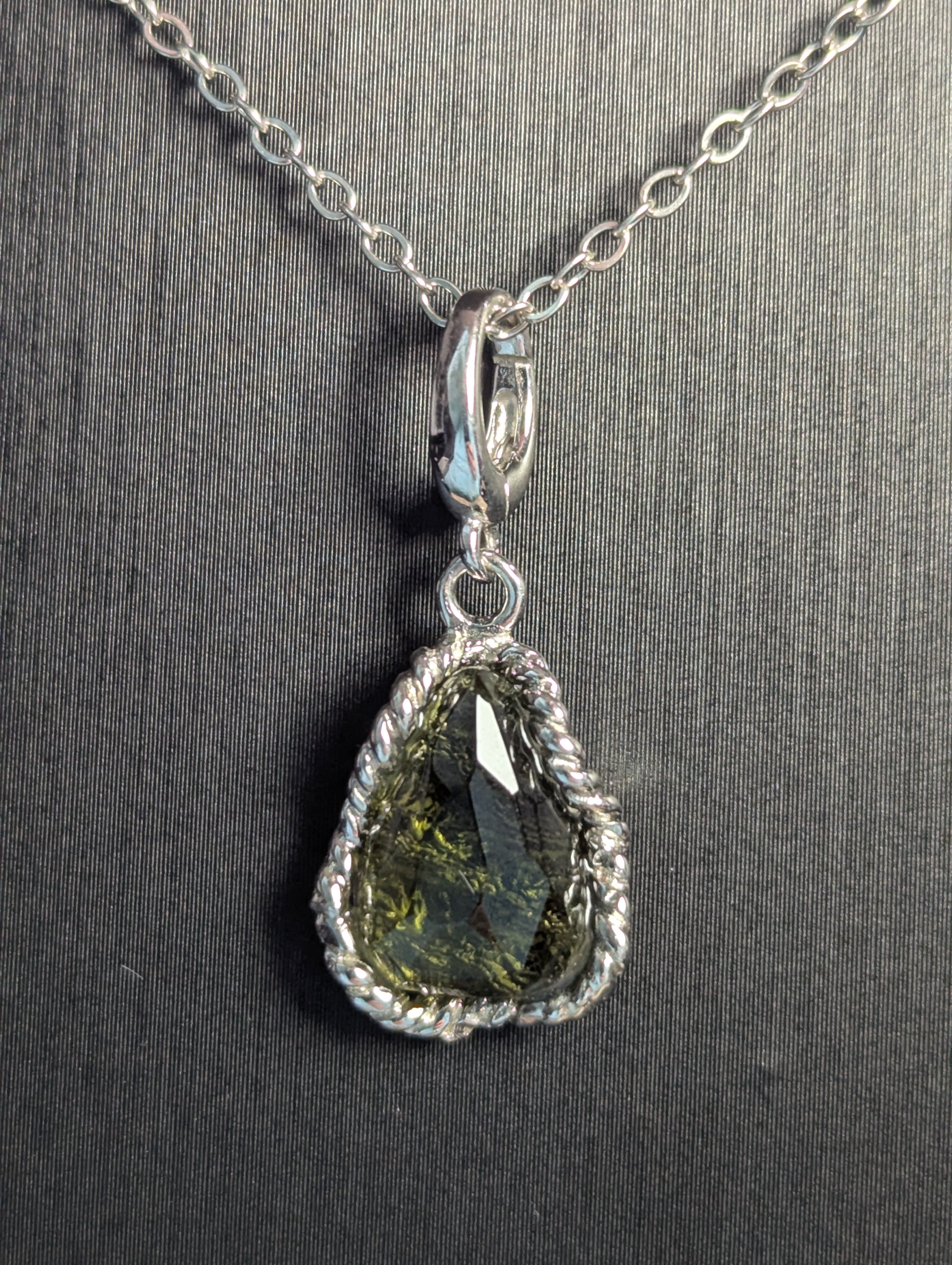 Moldivite silver necklace 2.26g
