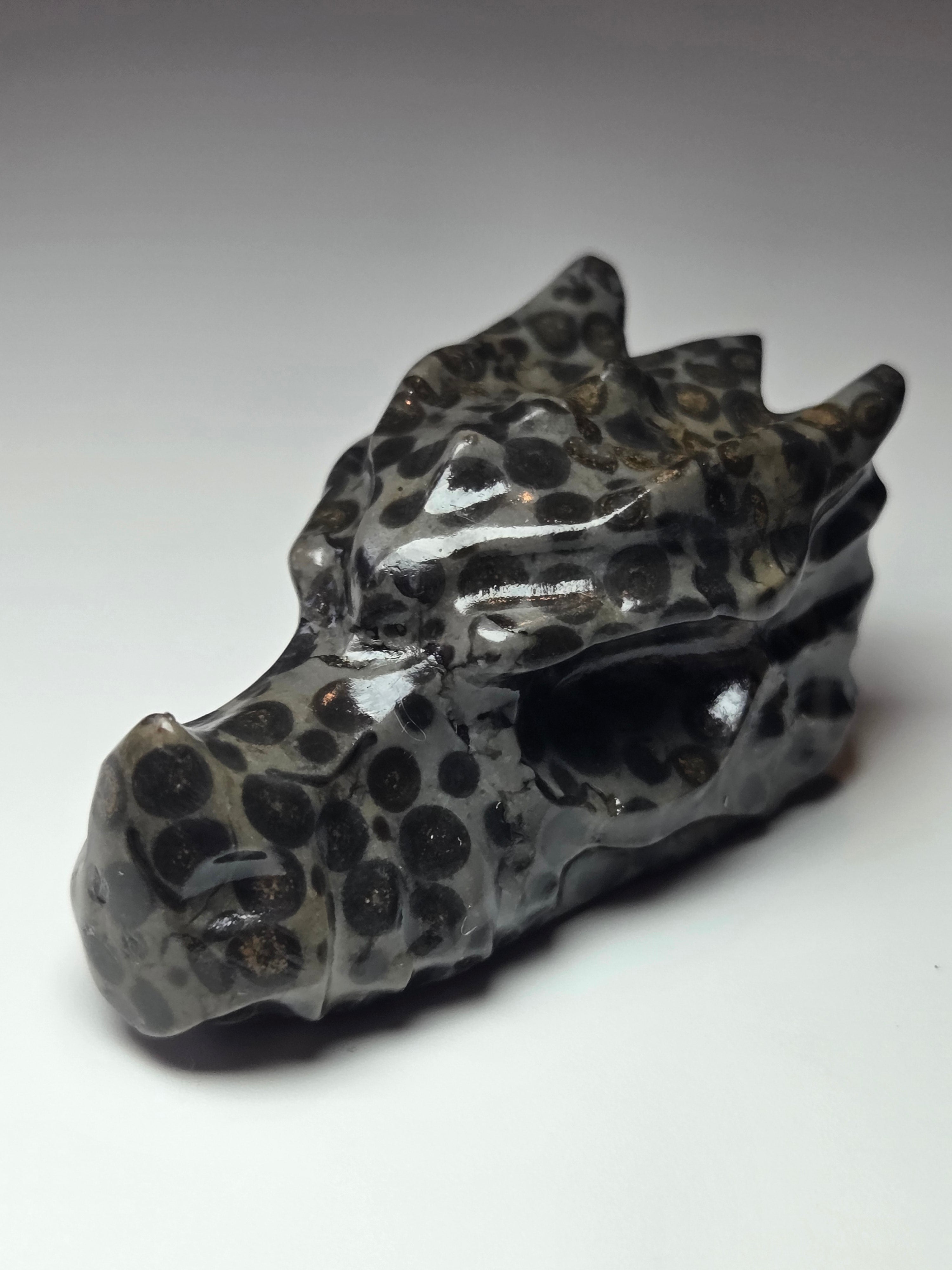 Jasper crystal dragon head carving