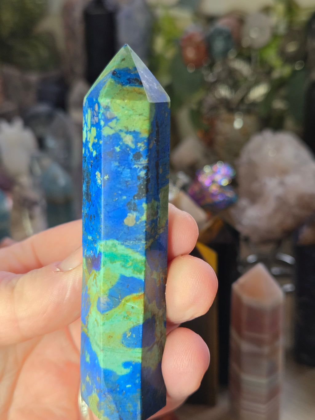 Quanto Quantum crystal tower carving