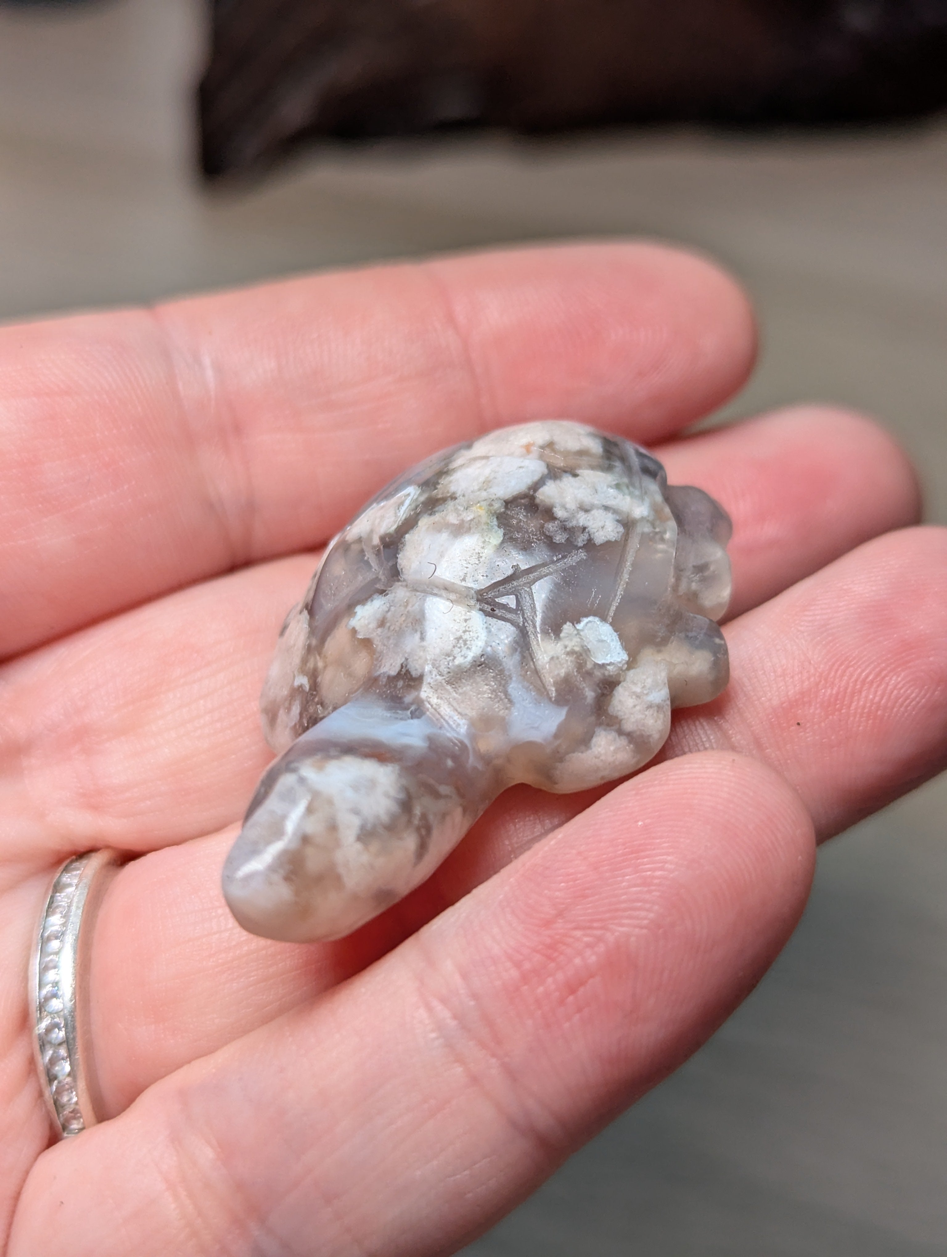 Flower agate crystal turtle carving