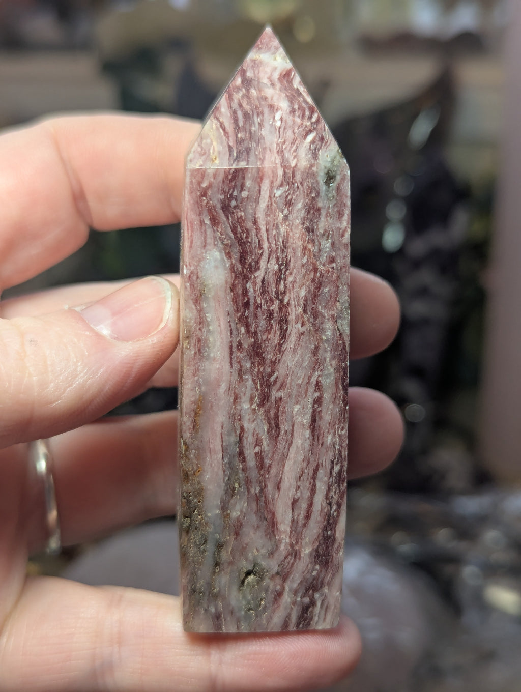 Red mica crystal tower