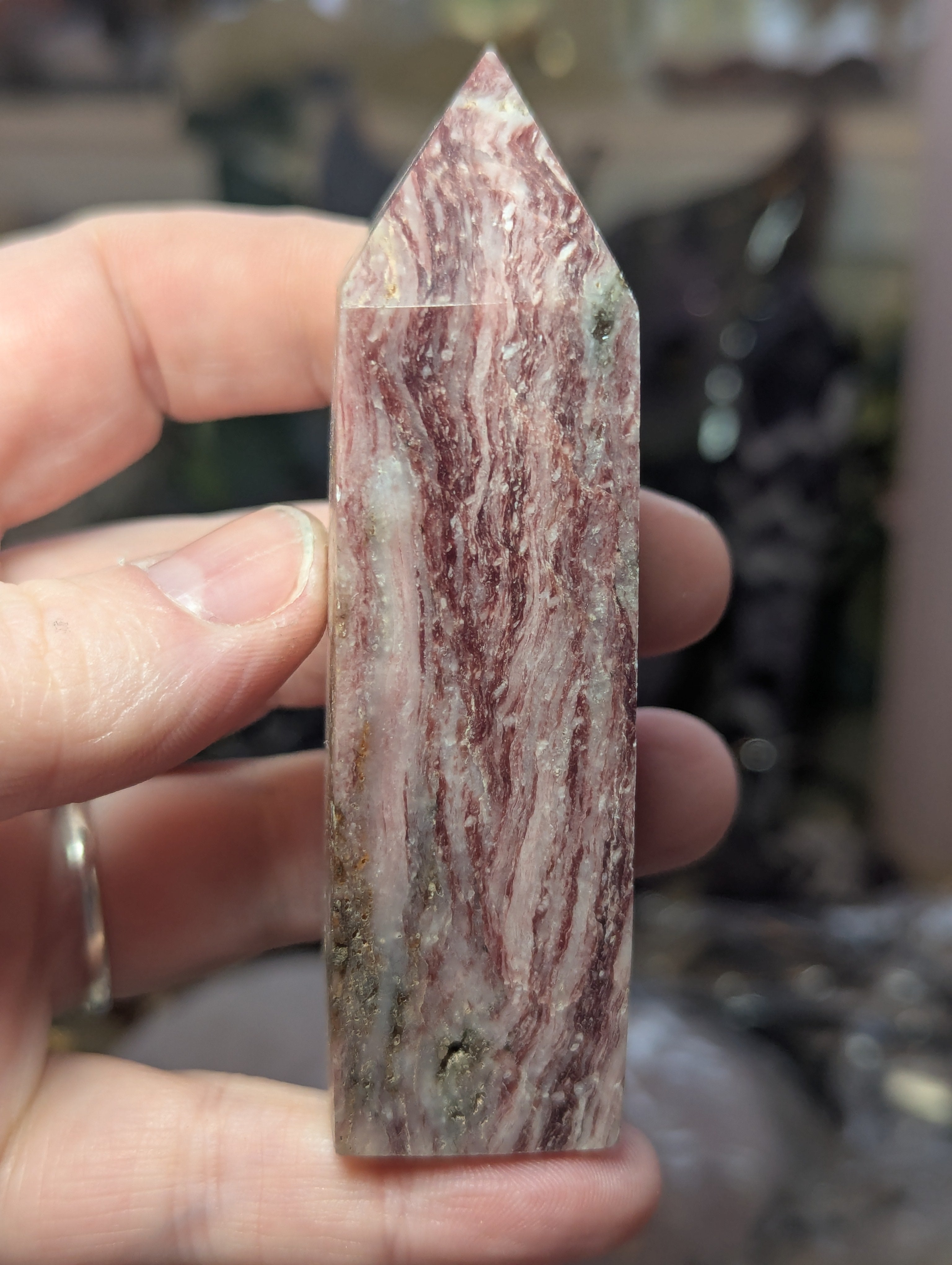 Red mica crystal tower