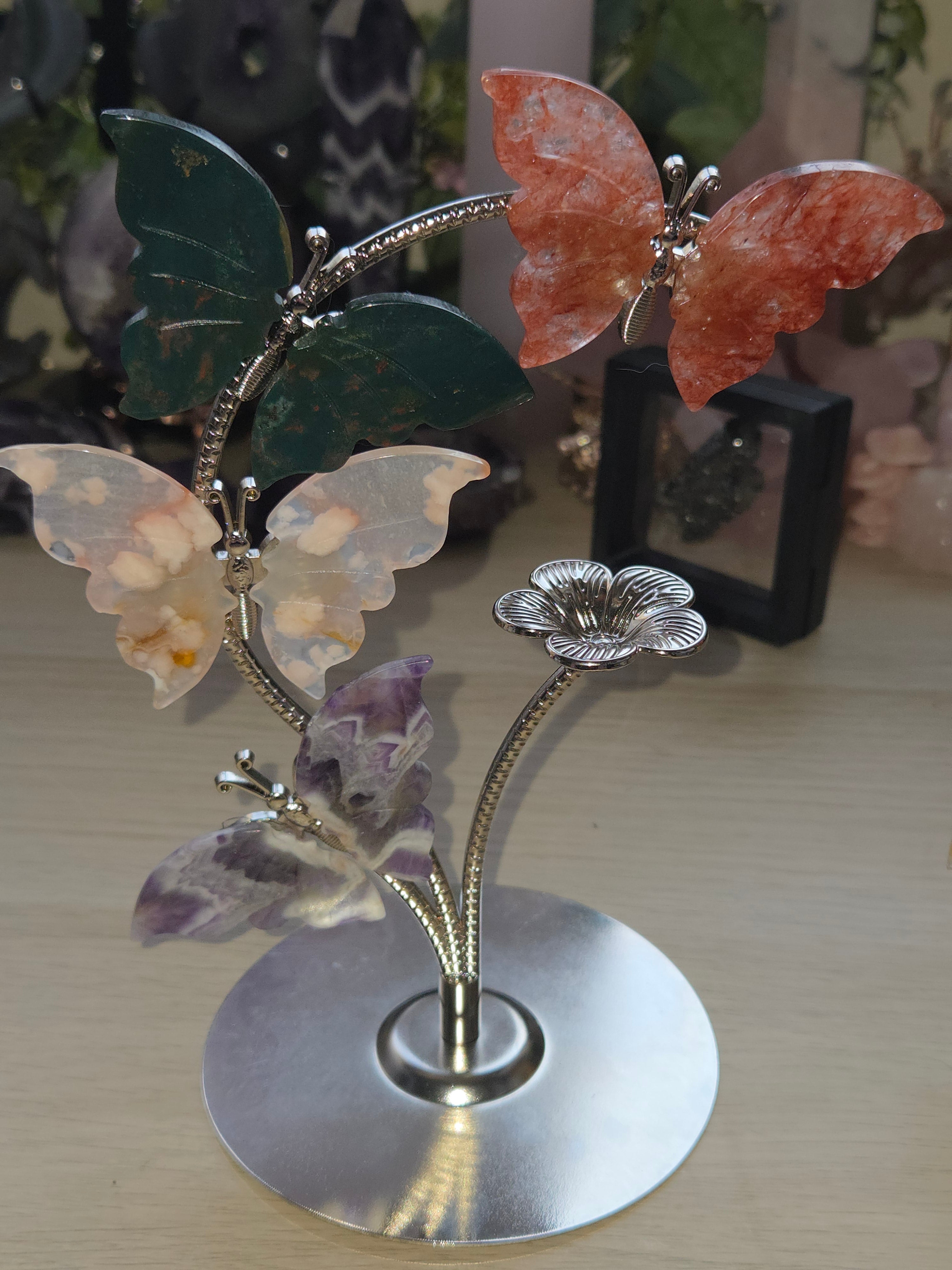 Crystal sphere stand