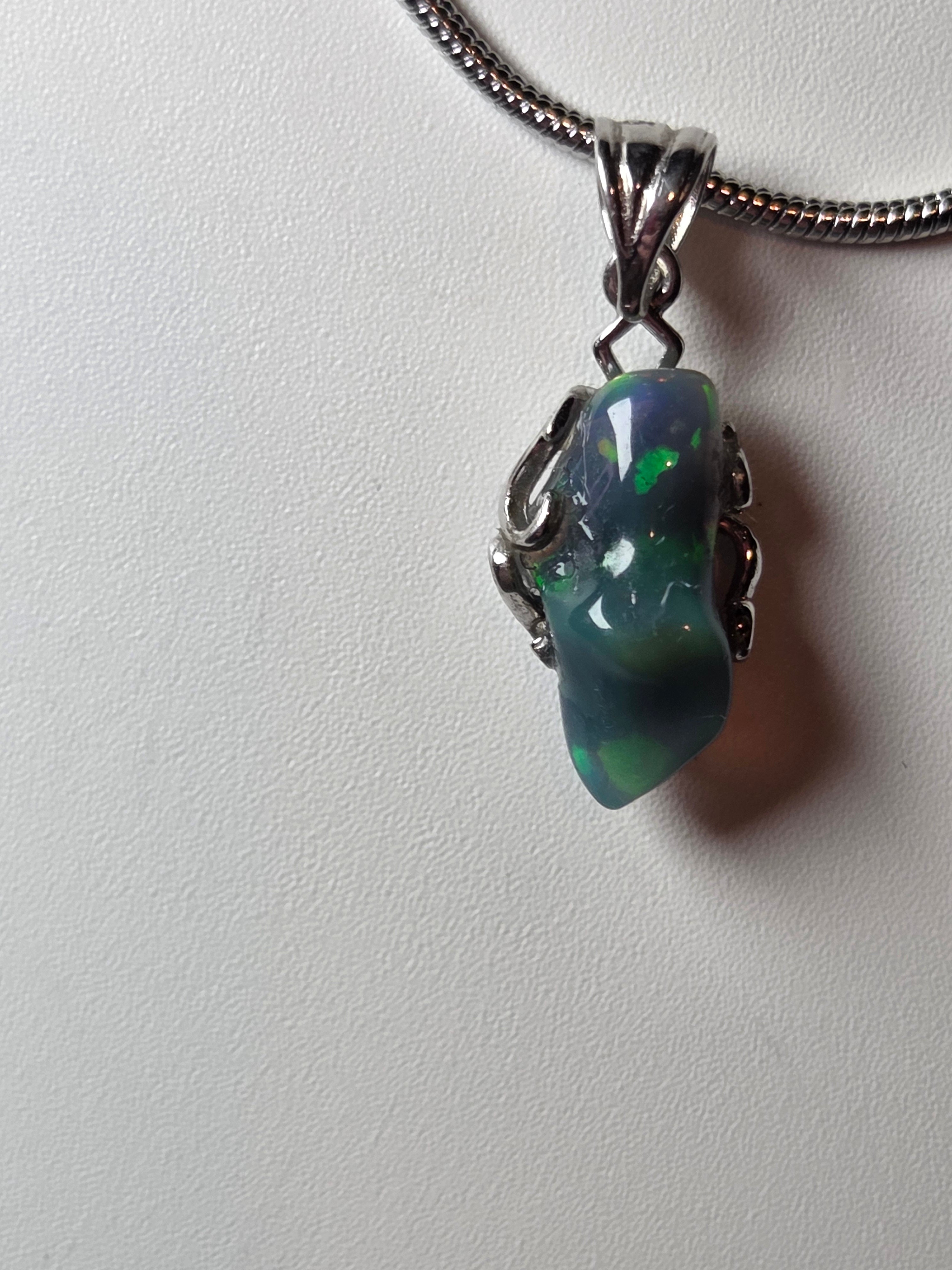 Black Ethiopian Opal s295