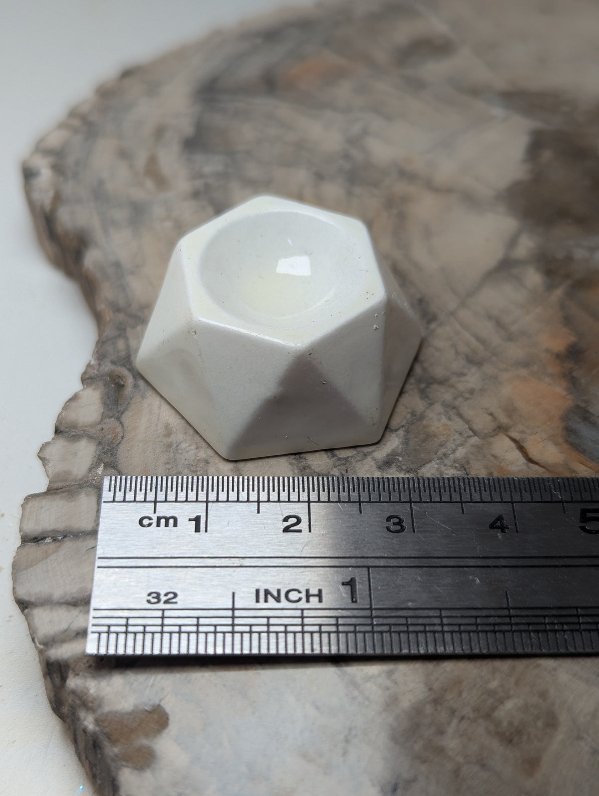 White Small Sphere stand
