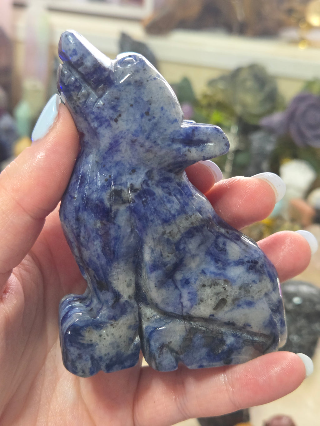 Sodalite howling wolf carving