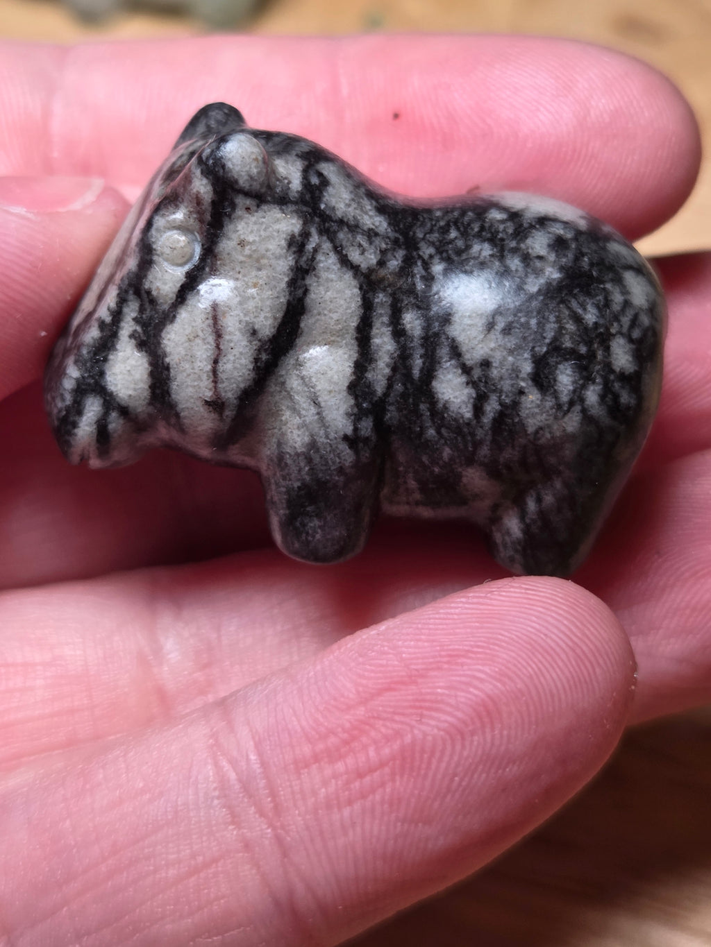 Spider web Jasper crystal Hippo carving