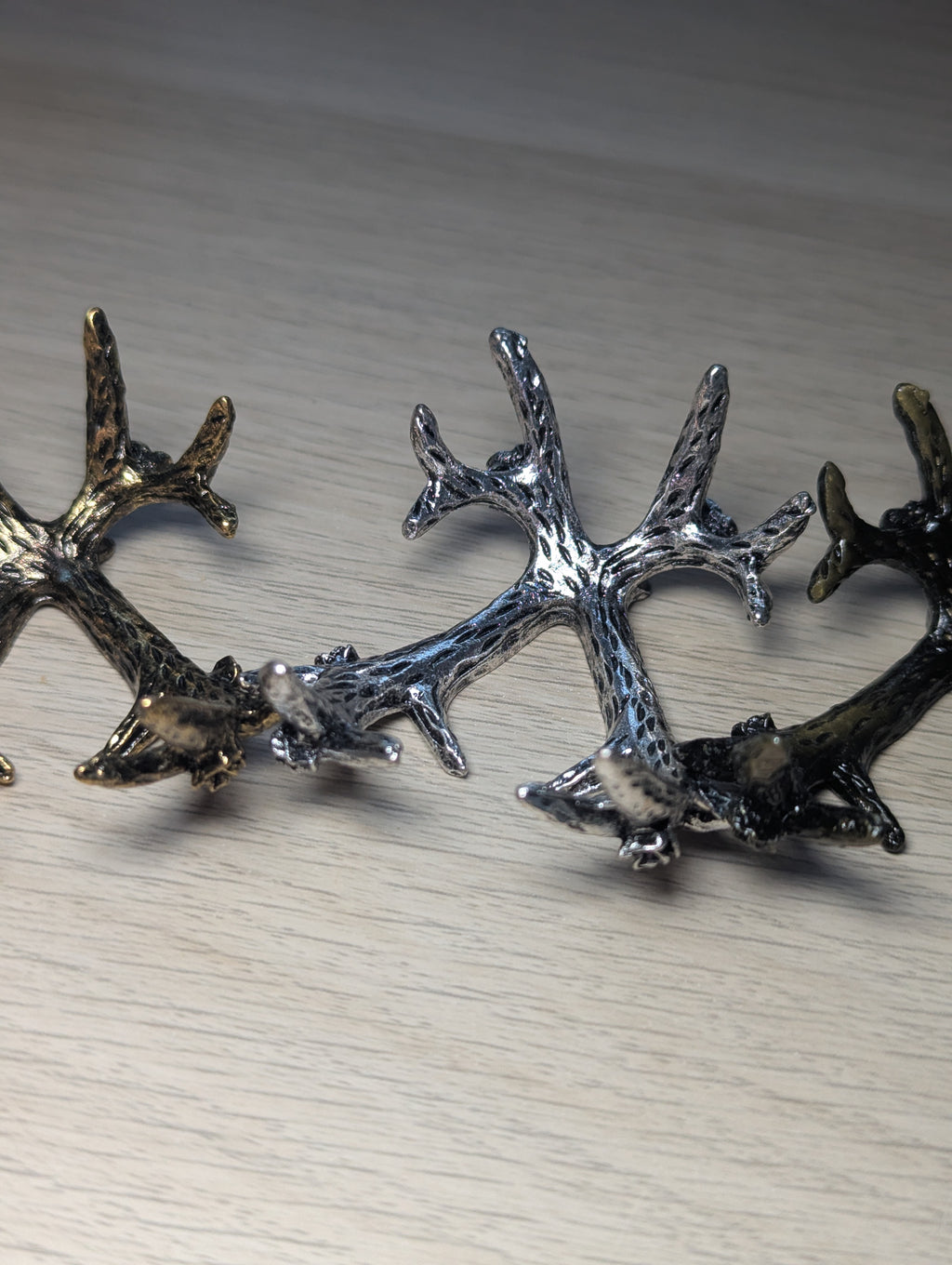 Antler sphere holder