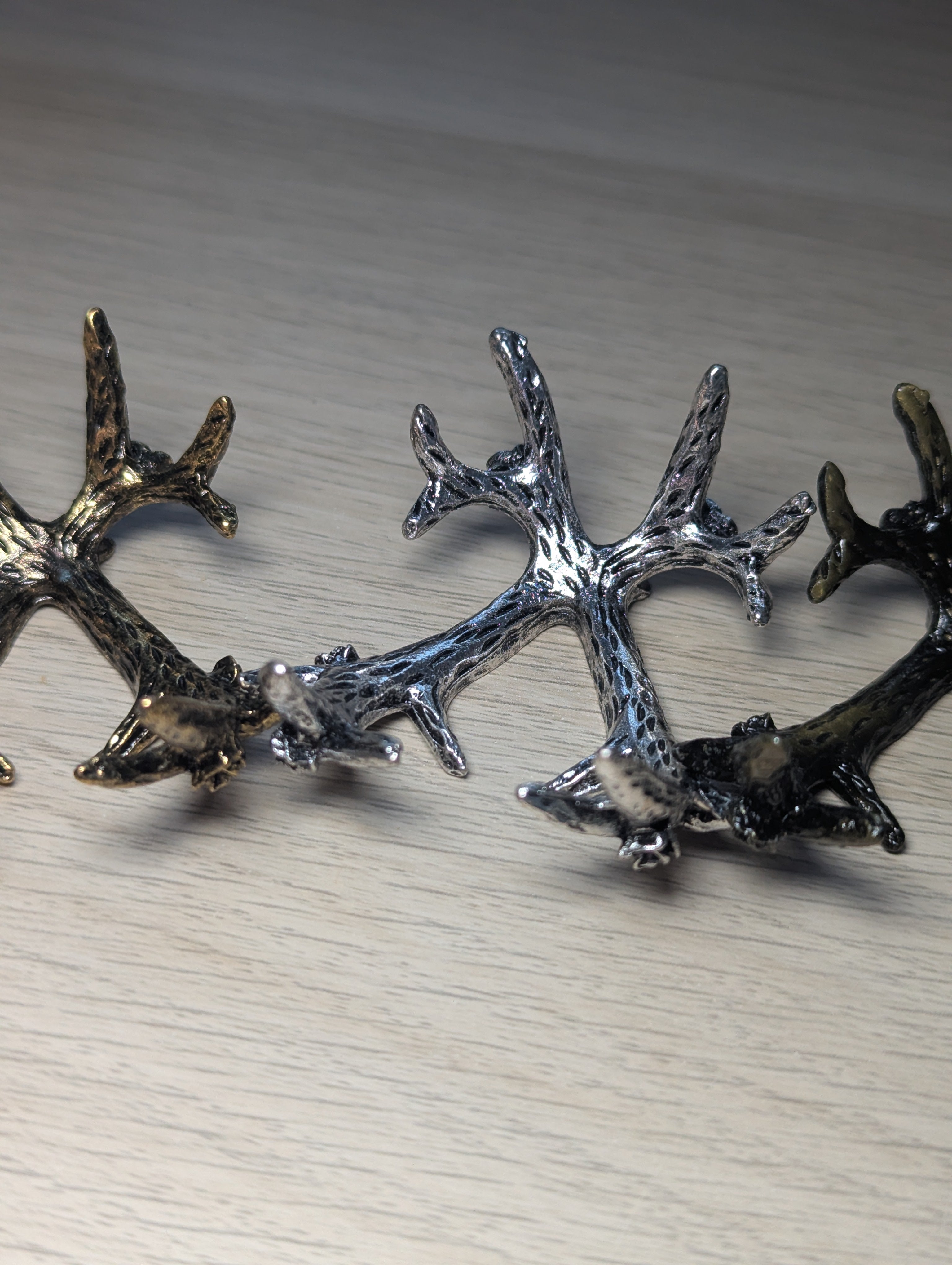 Antler sphere holder