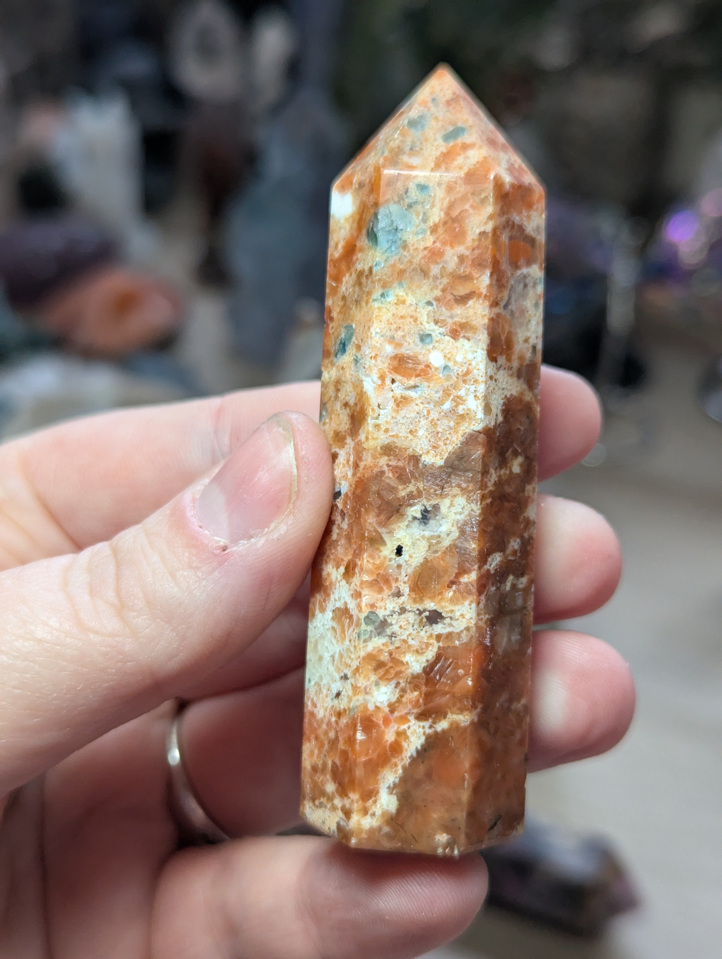 Sunstone with Apatie crystal tower